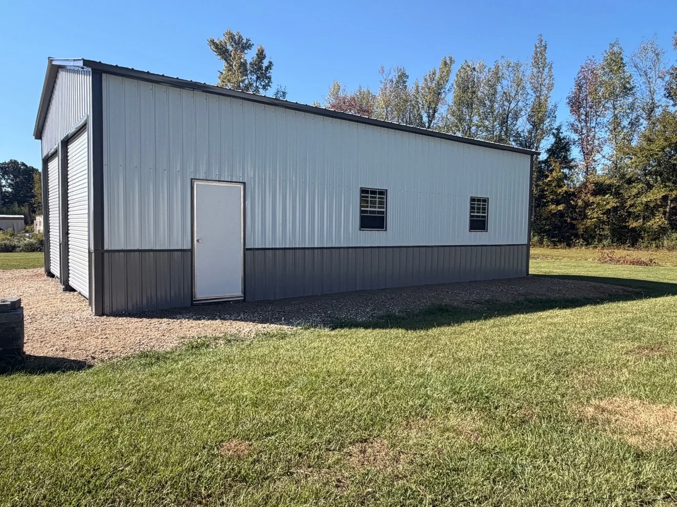 24' × 40' Two-Bay Metal Garage — White with Gray Wainscoting — Hillsboro, AL