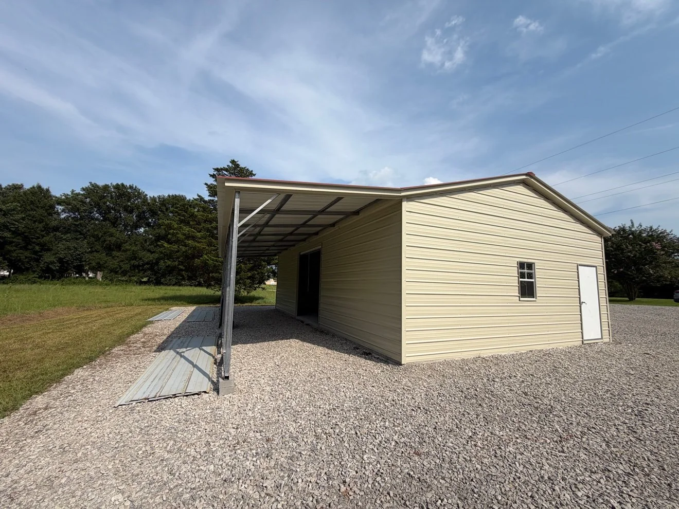 Three-Bay Garage with Lean-To — Beige with Red Roof