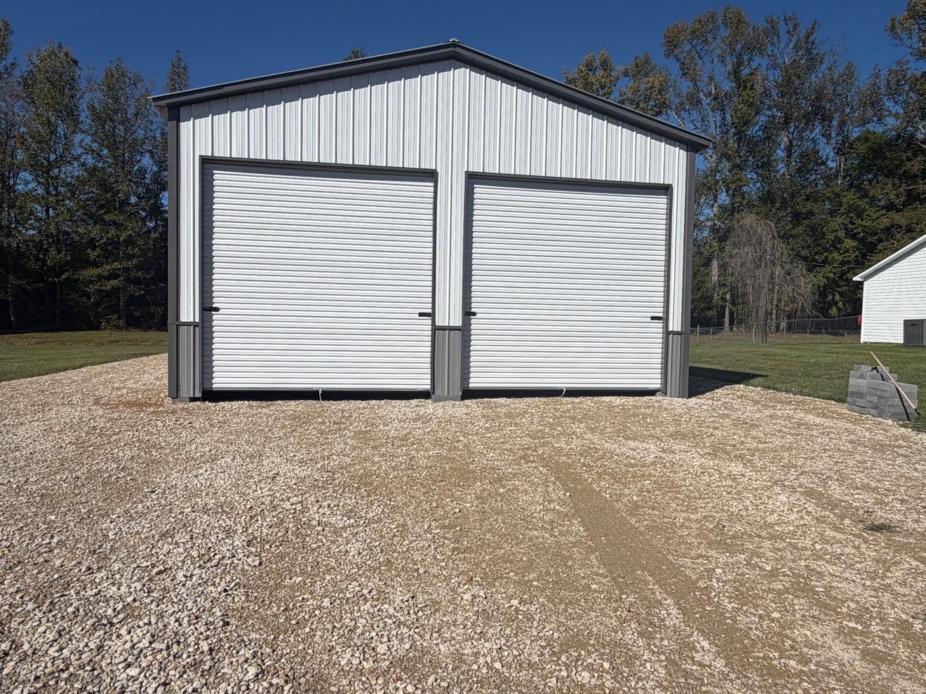 24' × 40' Two-Bay Metal Garage — White with Gray Wainscoting — Hillsboro, AL