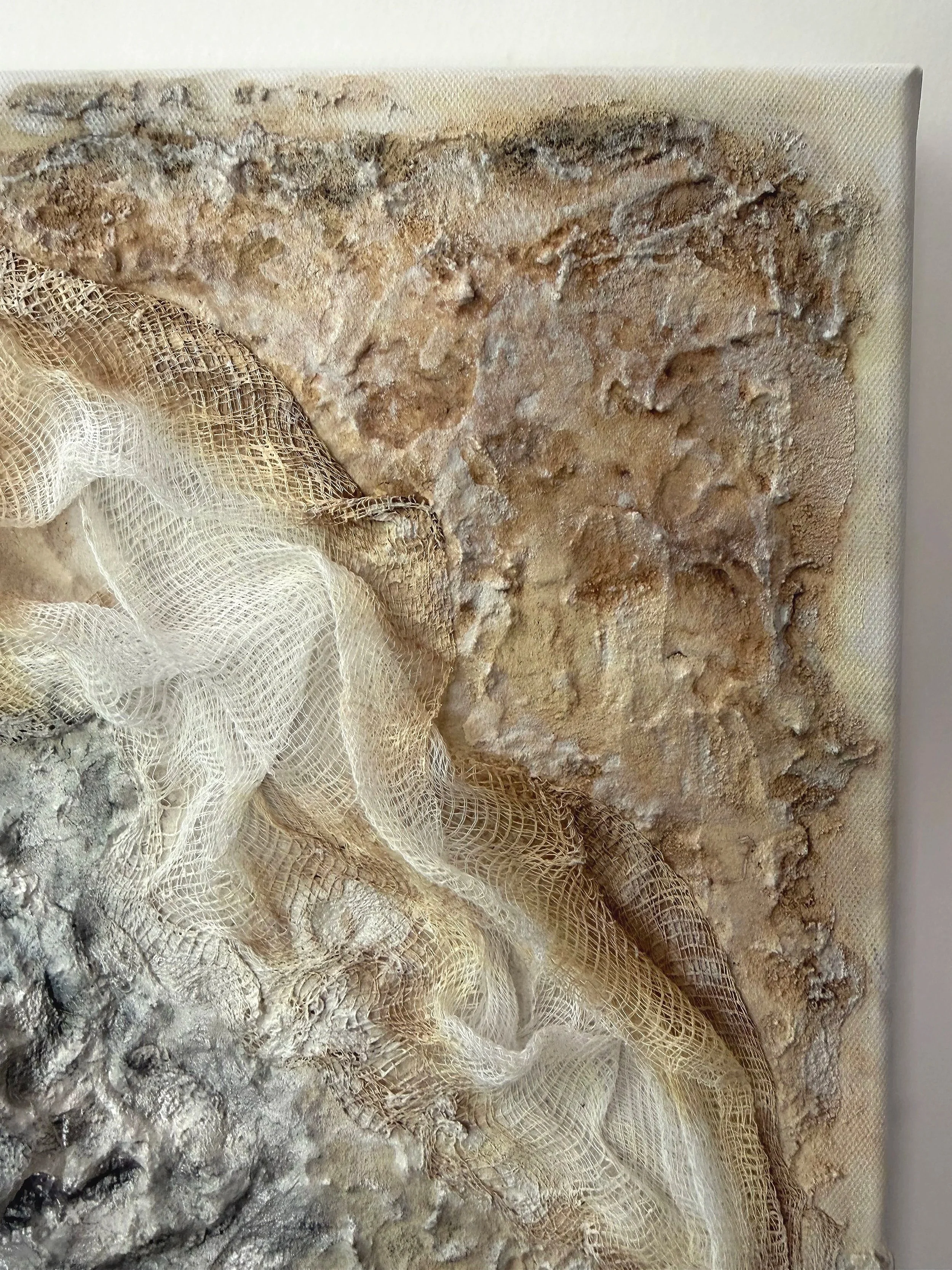 Atelier_Amari_Zuwendung_Detail_Mull_Kante.jpg