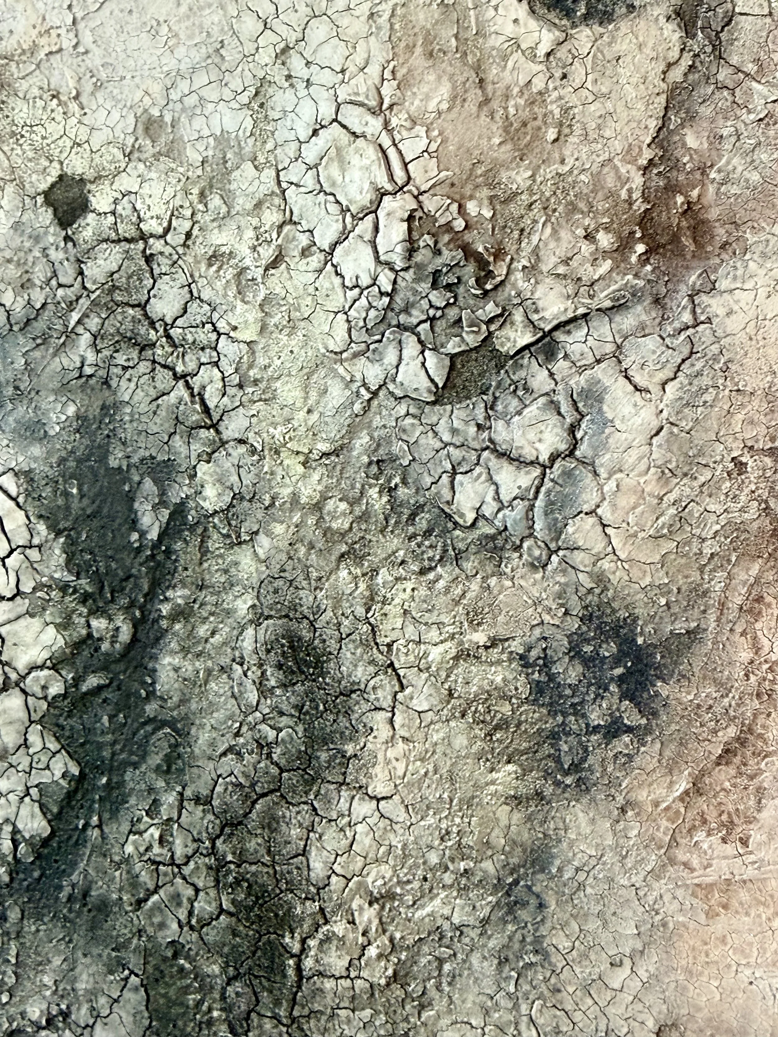 Atelier_Amari_Spuren_01_Detail_Struktur.jpg