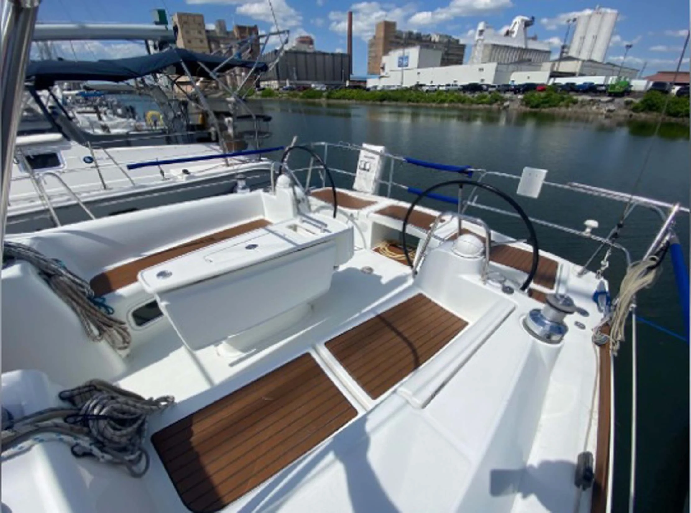 Looking for sailing courses in Ontario? North 45 Sailing offers Sail Canada-certified training, private sailing lessons, cruising courses, and Georgian Bay sailing charters from Parry Sound.