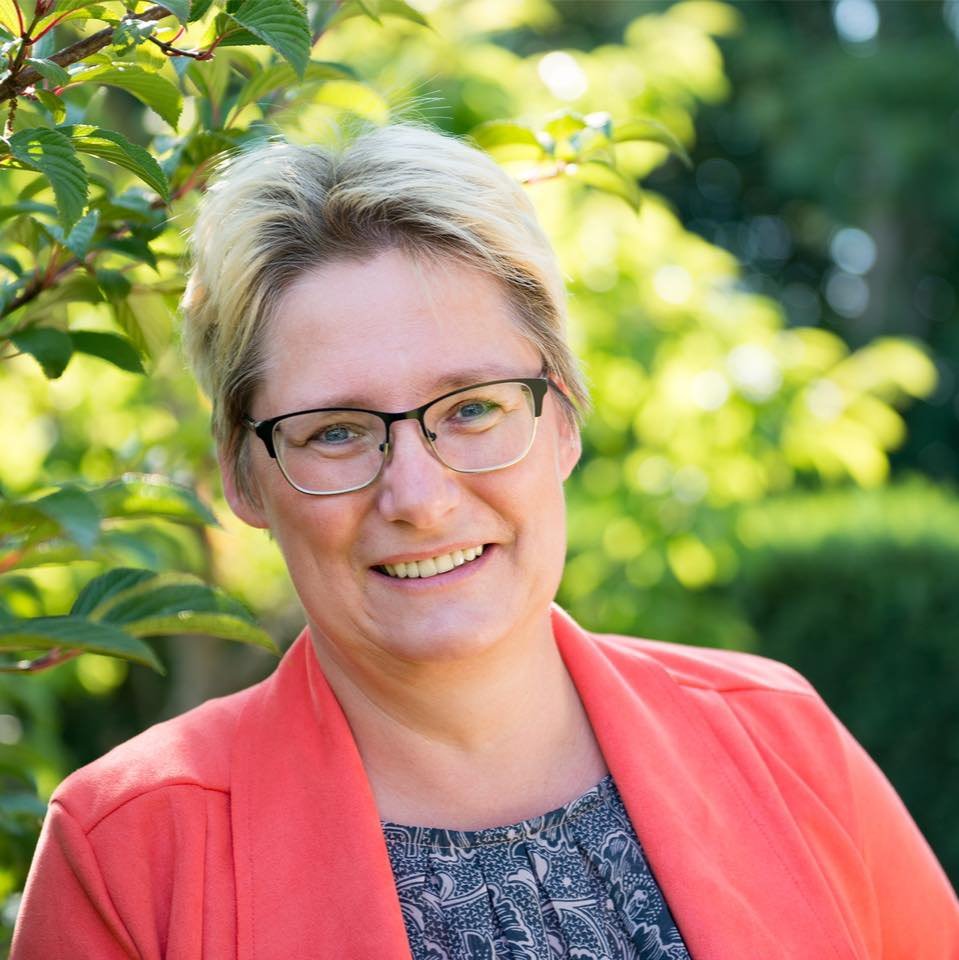 Naturheilkundecoach Heike Fabry in der Natur