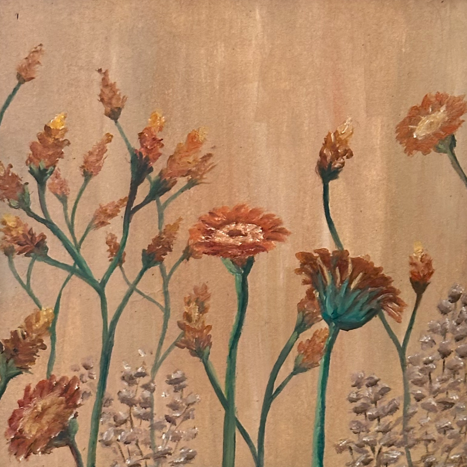 Peinture de fleurs sauvages aux couleurs chaudes sur un fond beige.