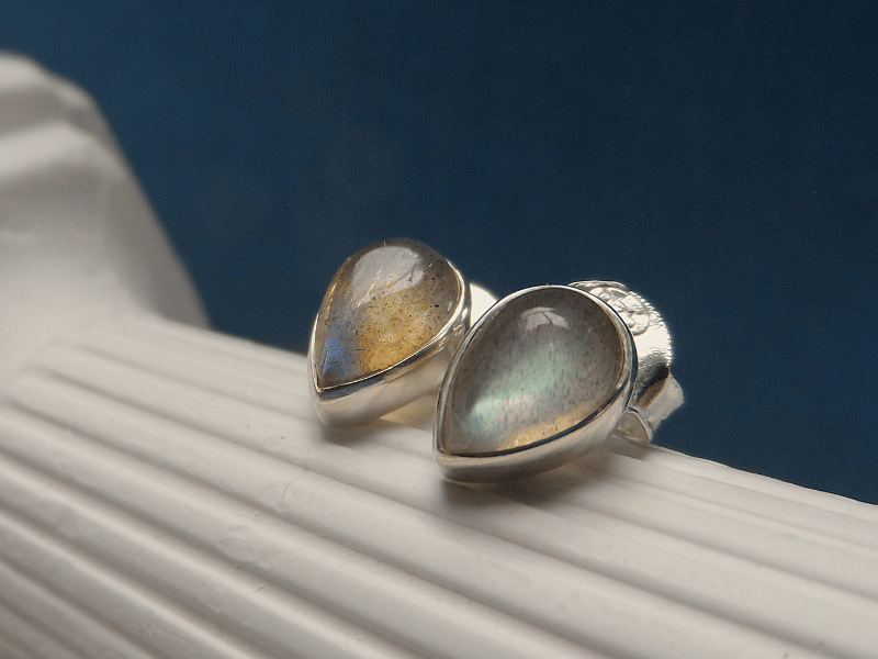Artemis earrings (1).png