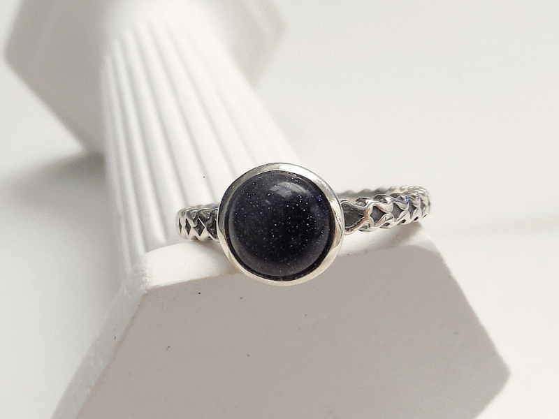 Nyx ring (2).png