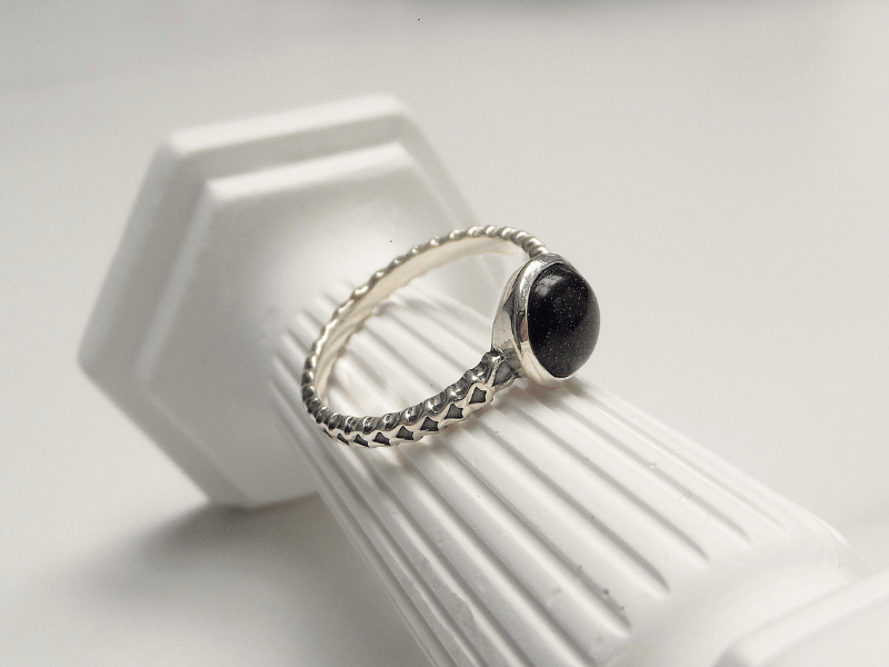 Nyx ring (1).png