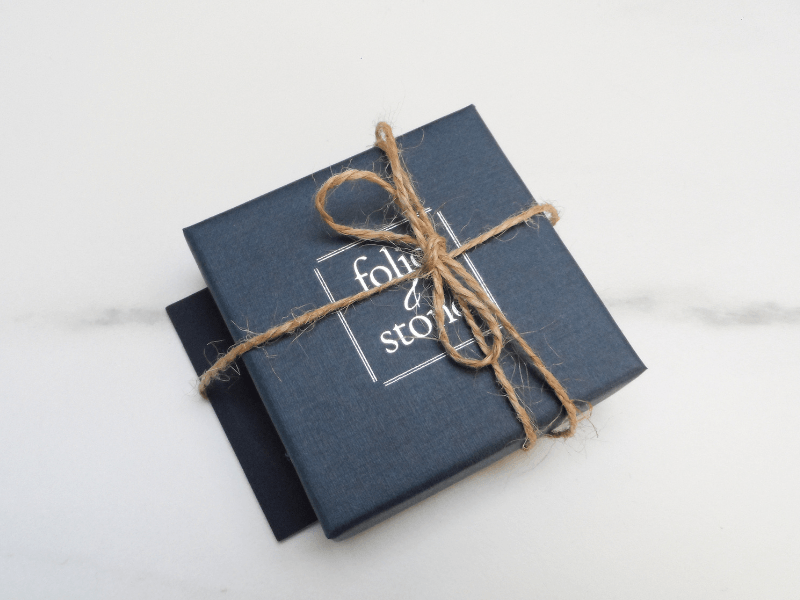 Gift box left.png