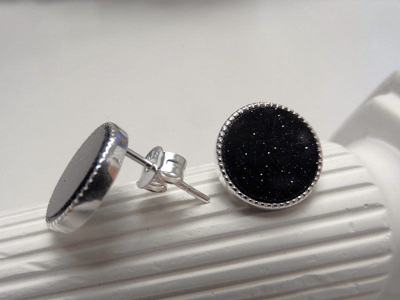 Nyx earrings (1).png