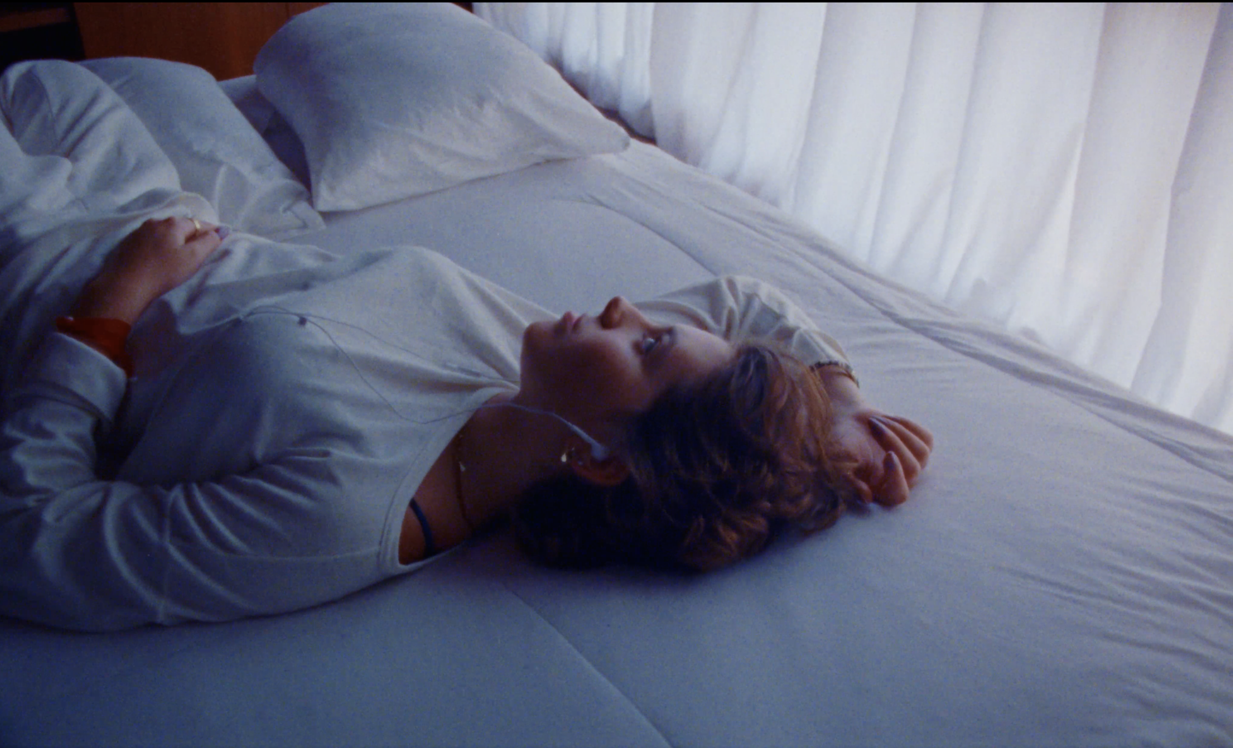 bruna-sozzi-flor-gil-starstruck-music-video