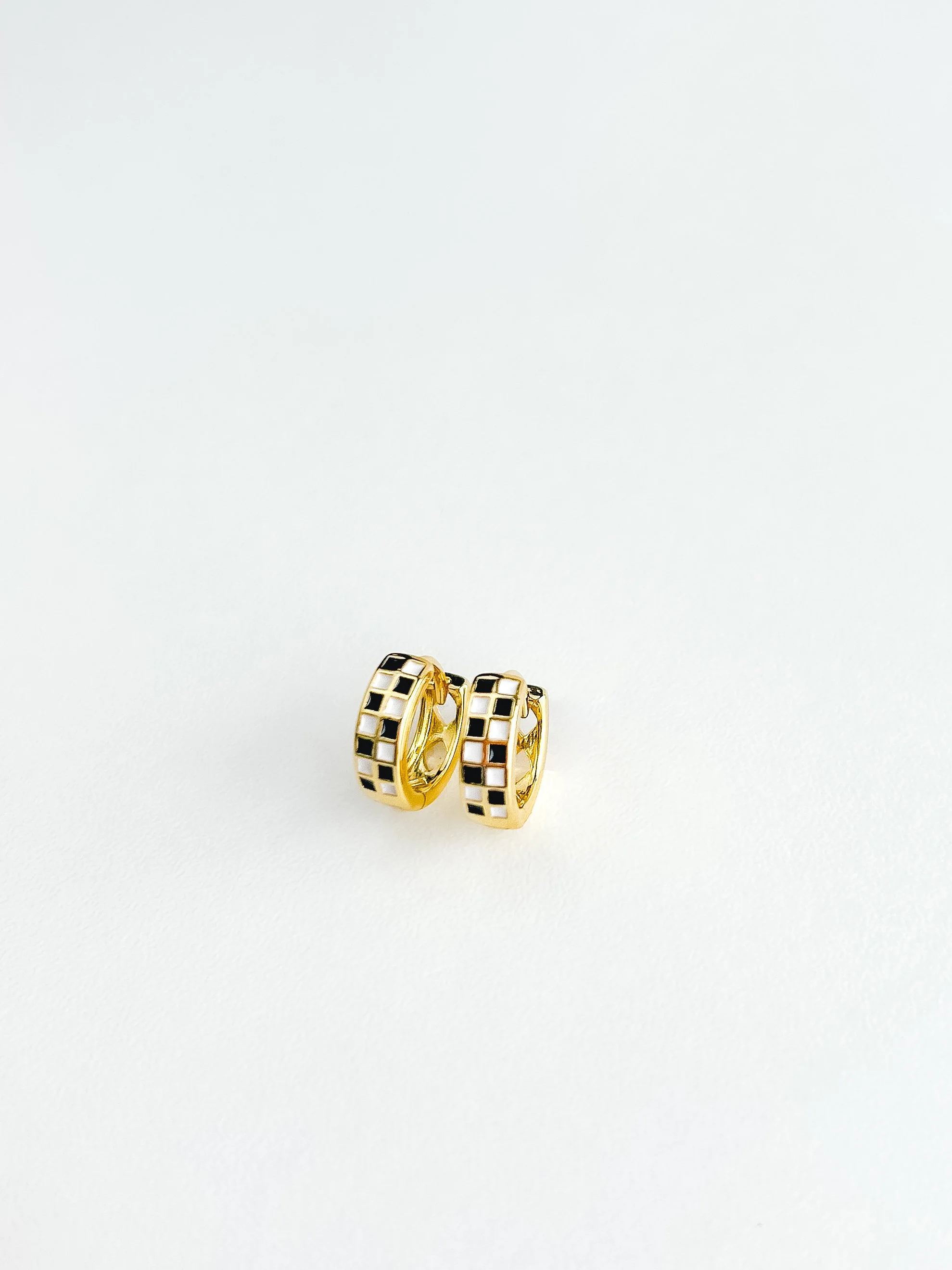 Checkered Huggies