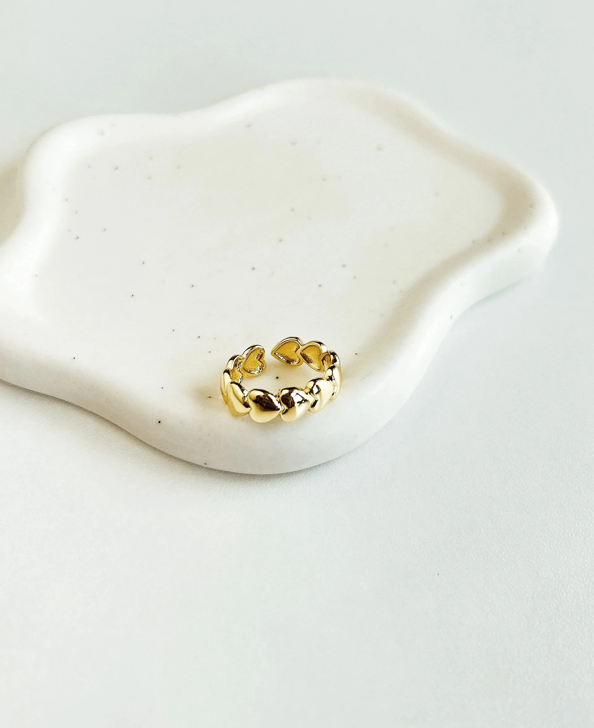 Dainty-Minimalist-Plain-Gold-Valentine-Heart-Ring_e9edb908-4575-43cc-8952-b4ffff2c7f8e.jpg
