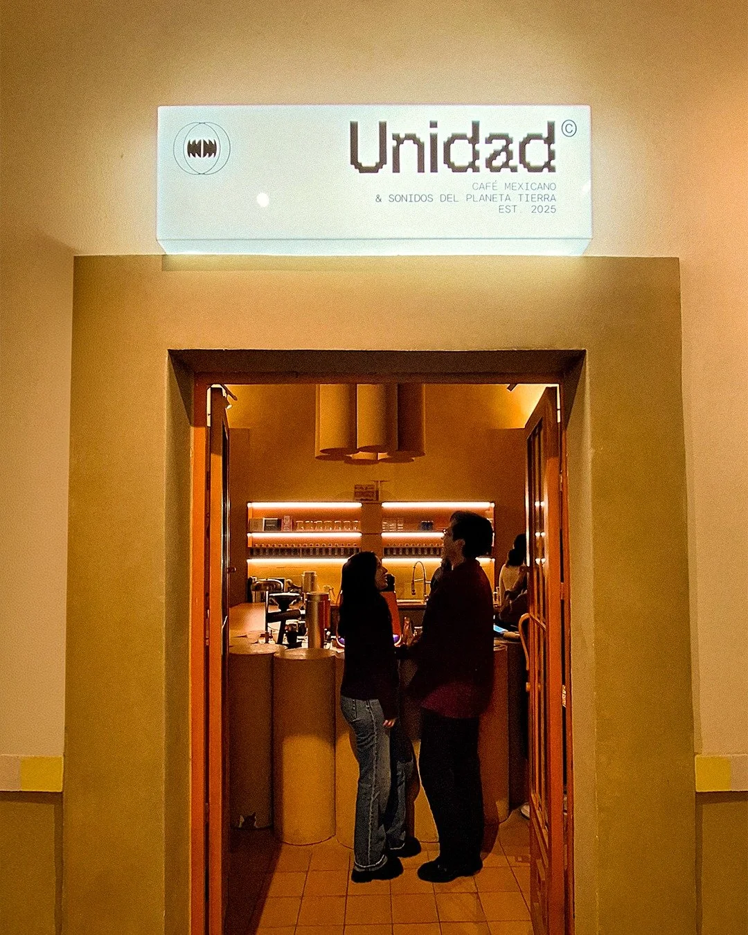 Proyecto: UNIDAD @unidad.cafe 
Cafeter&iacute;a | Centro Hist&oacute;rico, Qro.
Dise&ntilde;o: @rgaitan.mx 
Obra: @donde_construcciones + @lema.estudio 
Fecha: agosto 2025
Duraci&oacute;n: 10 semanas

Intervenci&oacute;n respetuosa en un inmueble del