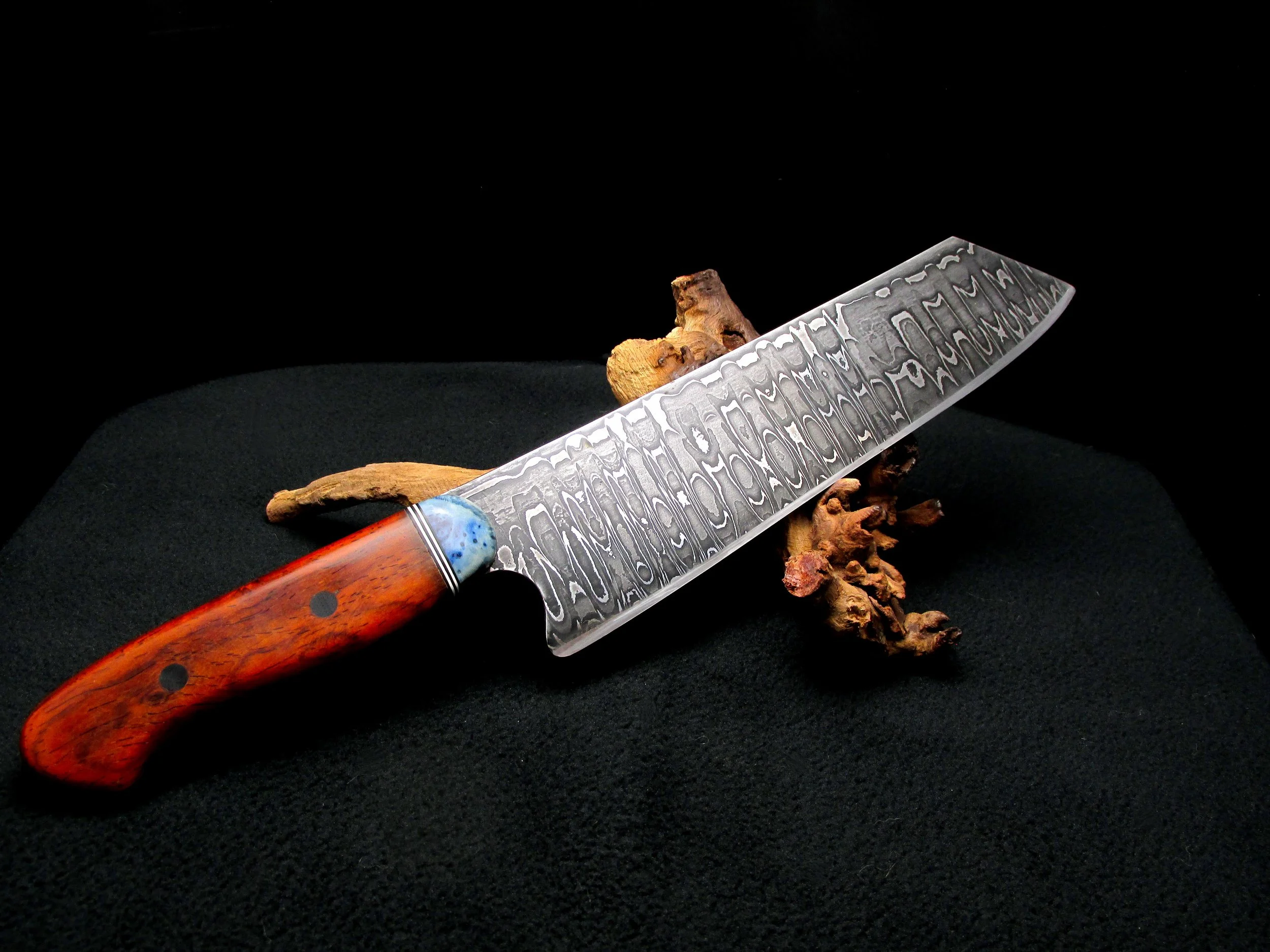 BigKitchenKnife.jpg
