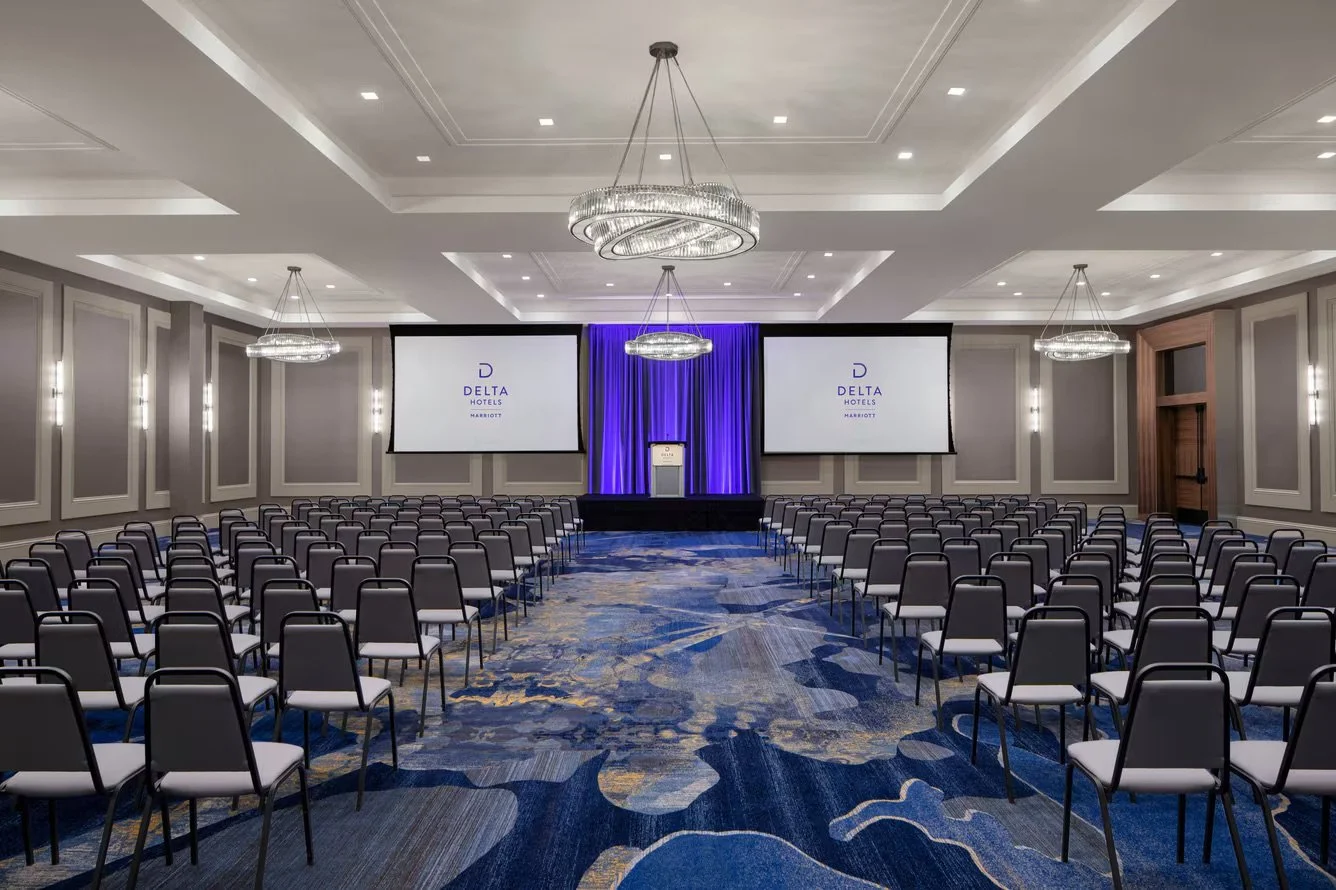 yqtde-ballroom-6861-hor-clsc.jpeg