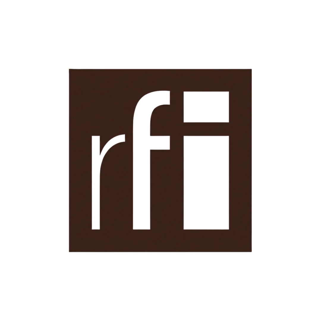 Image numérique avec formes géométriques colorées sur un fond sombre.