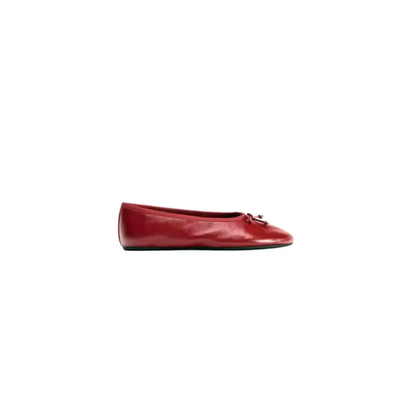Gia Flat