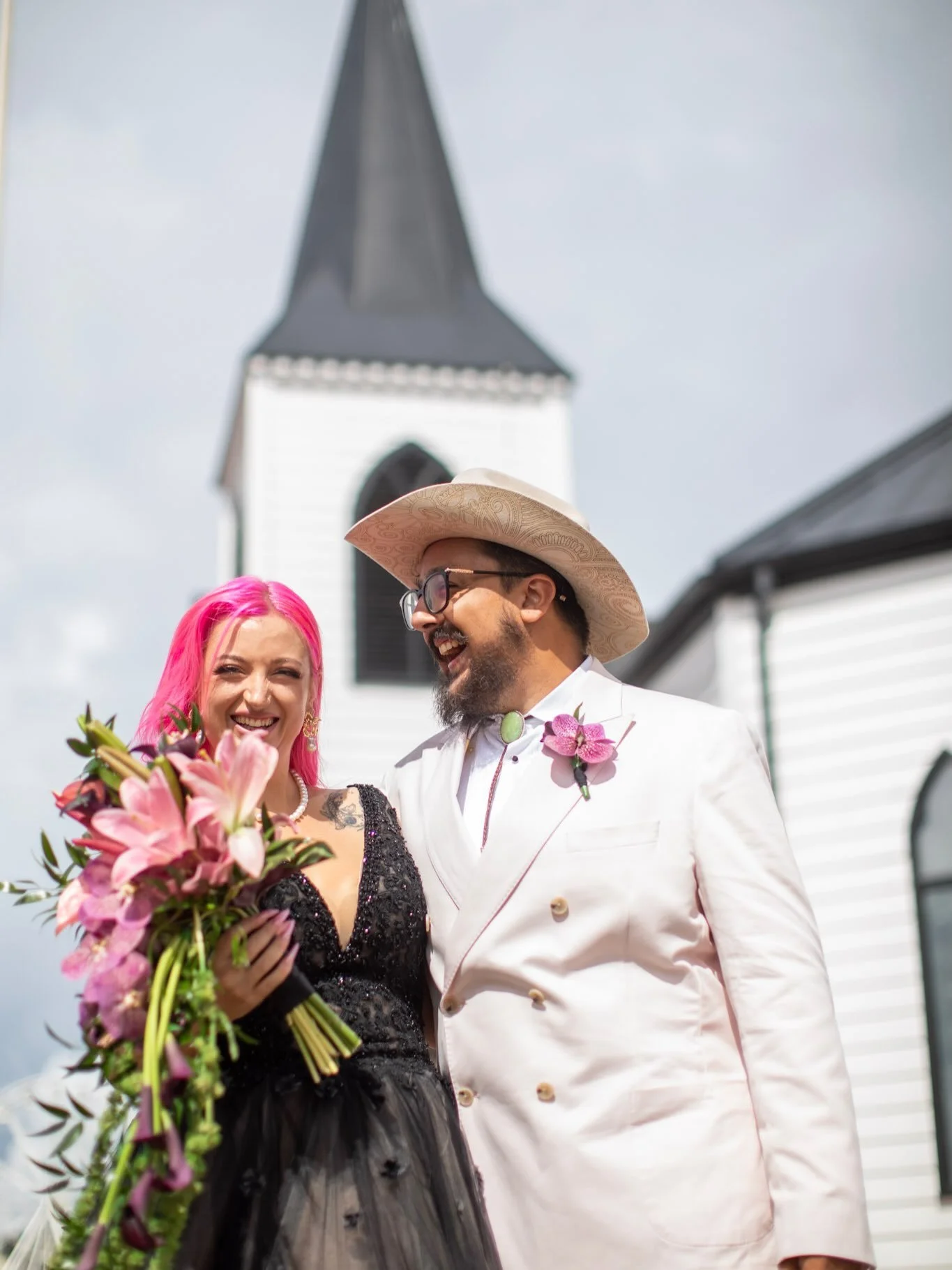 Shahz &amp; Sophie 🖤🌺

Can we just appreciate how bloody cool these two looked!!!

I knew from the second we started talking about the flowers that this was going to be a fun one, but seeing everything actually together on the day 😭 the pink hair,