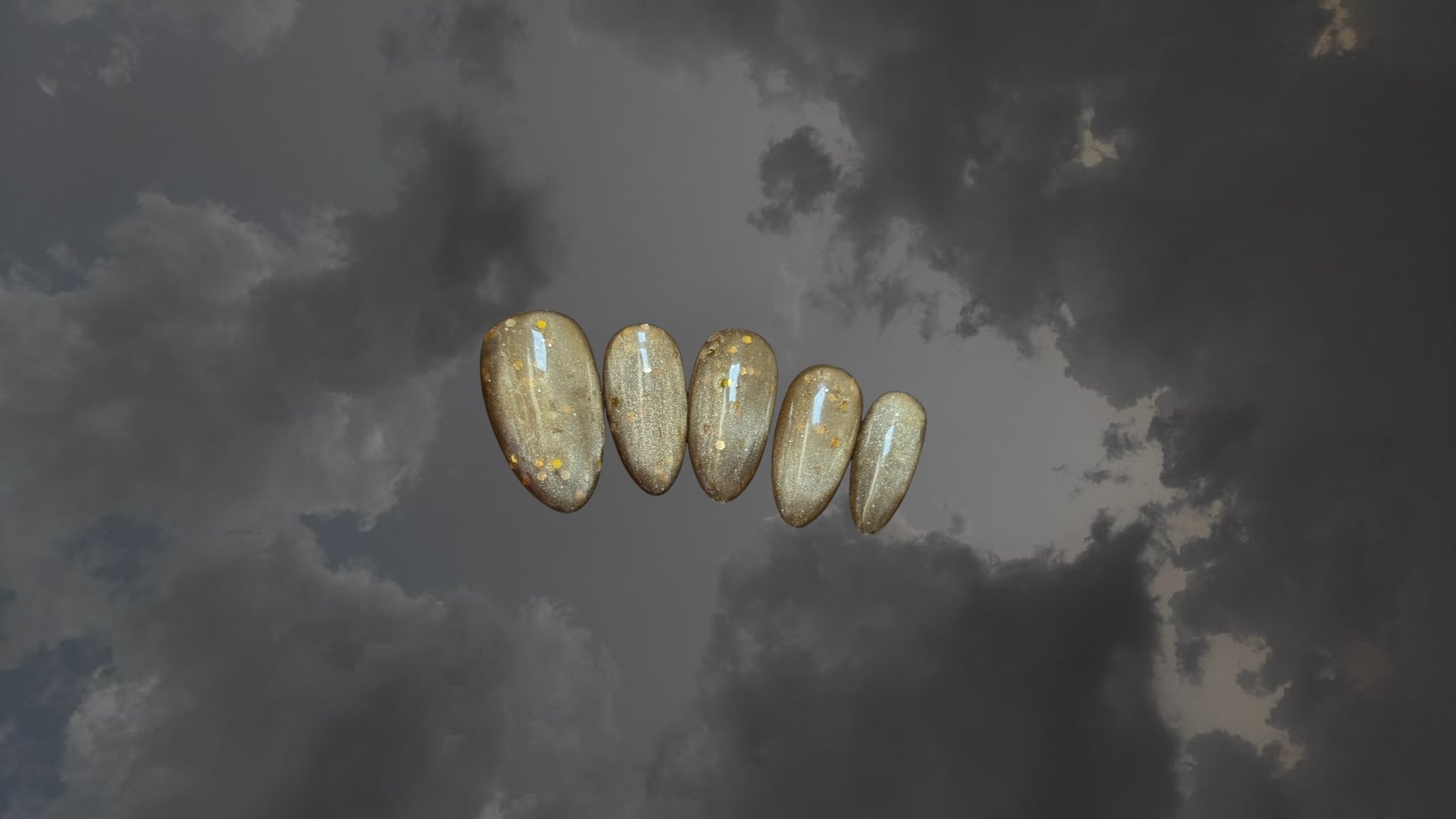 Surprise nail (1).JPEG
