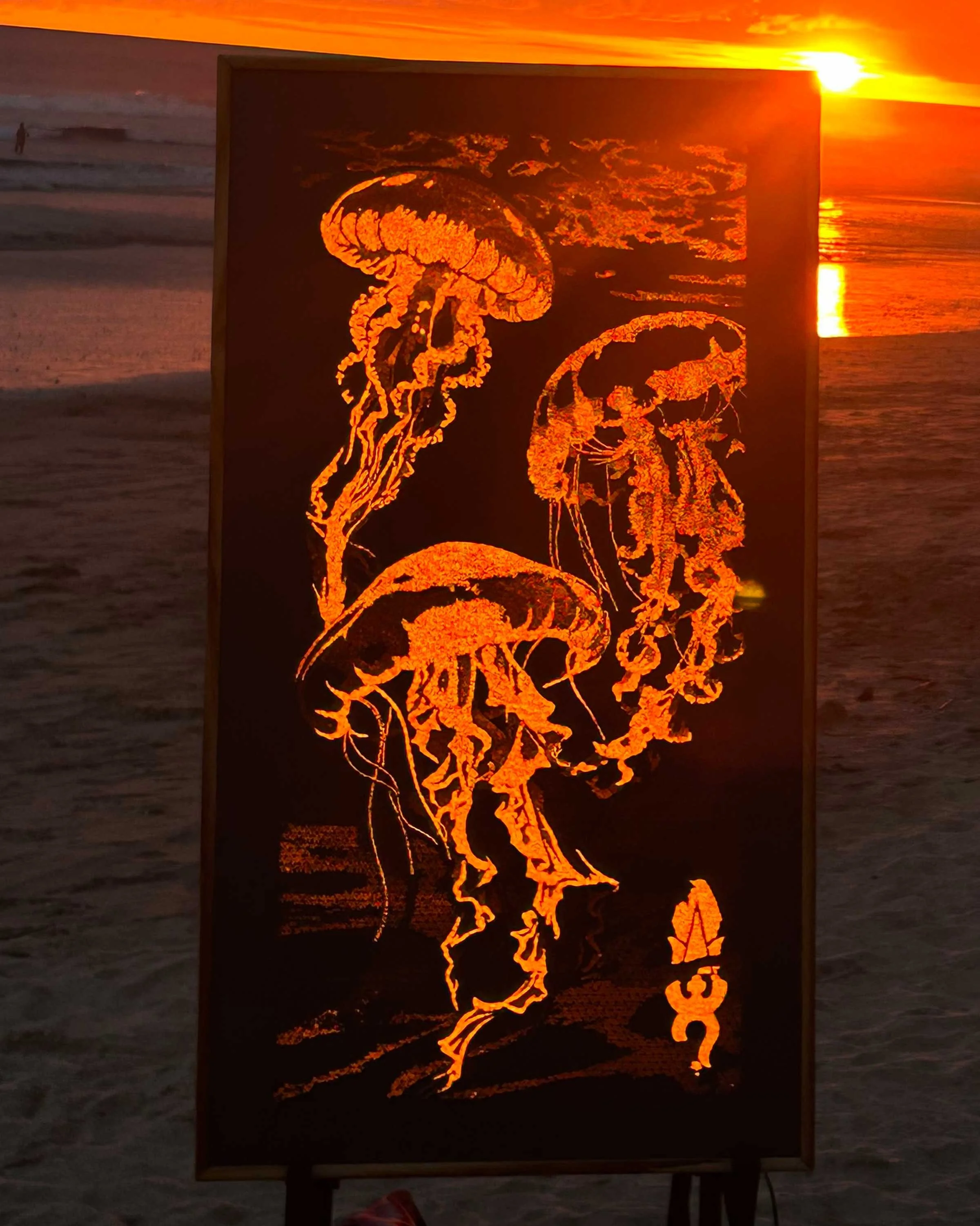 Alternate sunset view of Medusa showing the interaction between natural light, illumination and the Photonic Pointillism artwork.