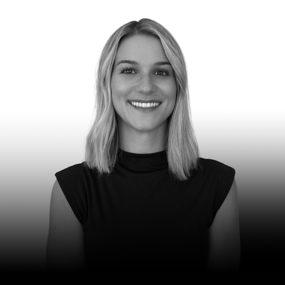 Alyssa — lived-in color, dimensional blonding, and precision haircut specialist at Salon Norrell AVEDA in Hyde Park Tampa