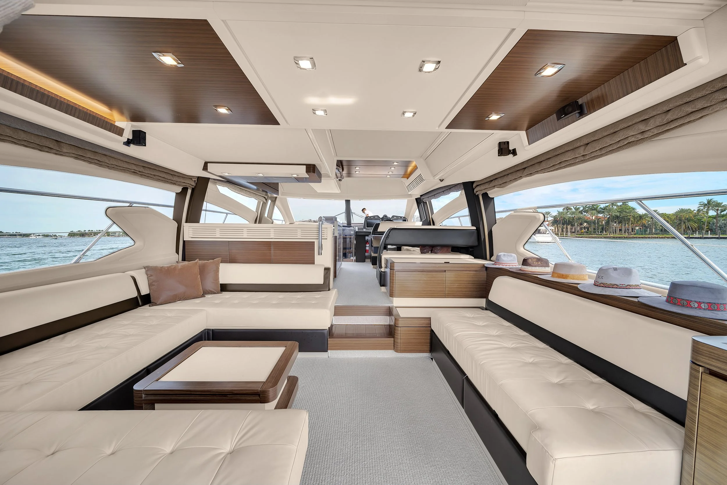 64' Azimut - Deon - 1.jpg
