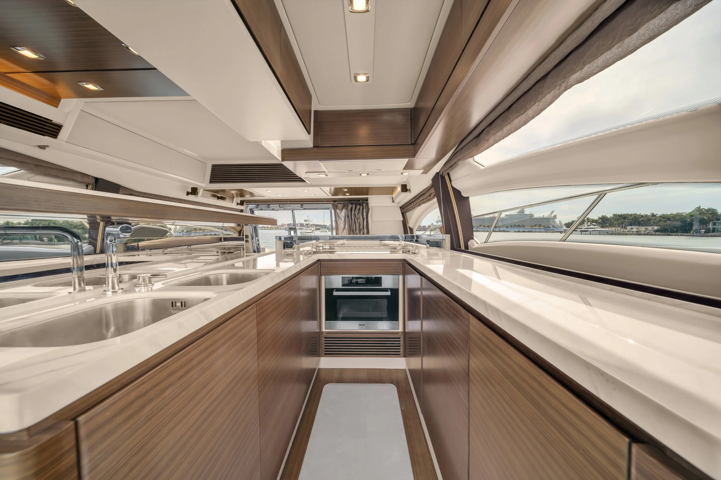 64' Azimut - Deon - 42.jpg