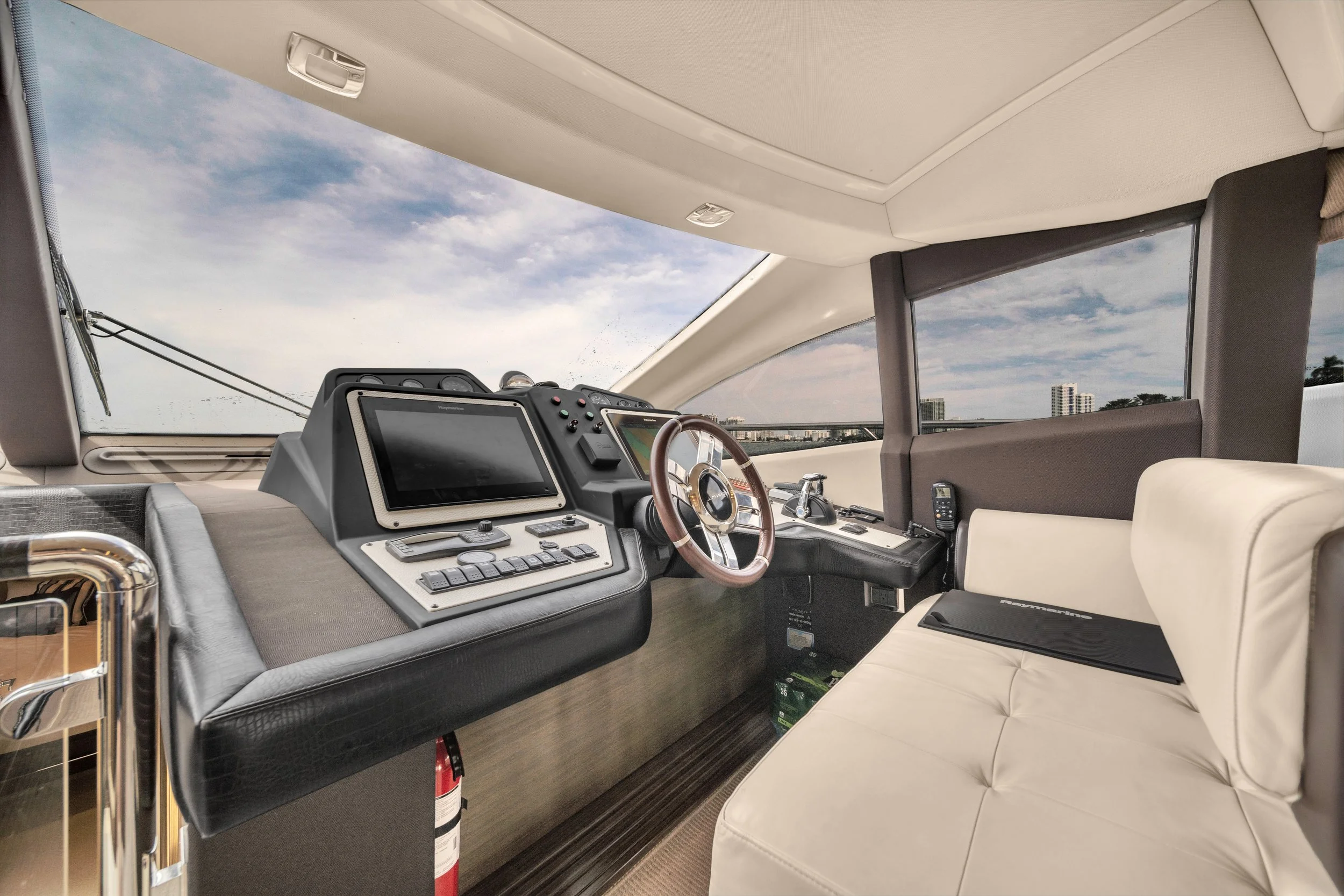64' Azimut - Deon - 5.jpg