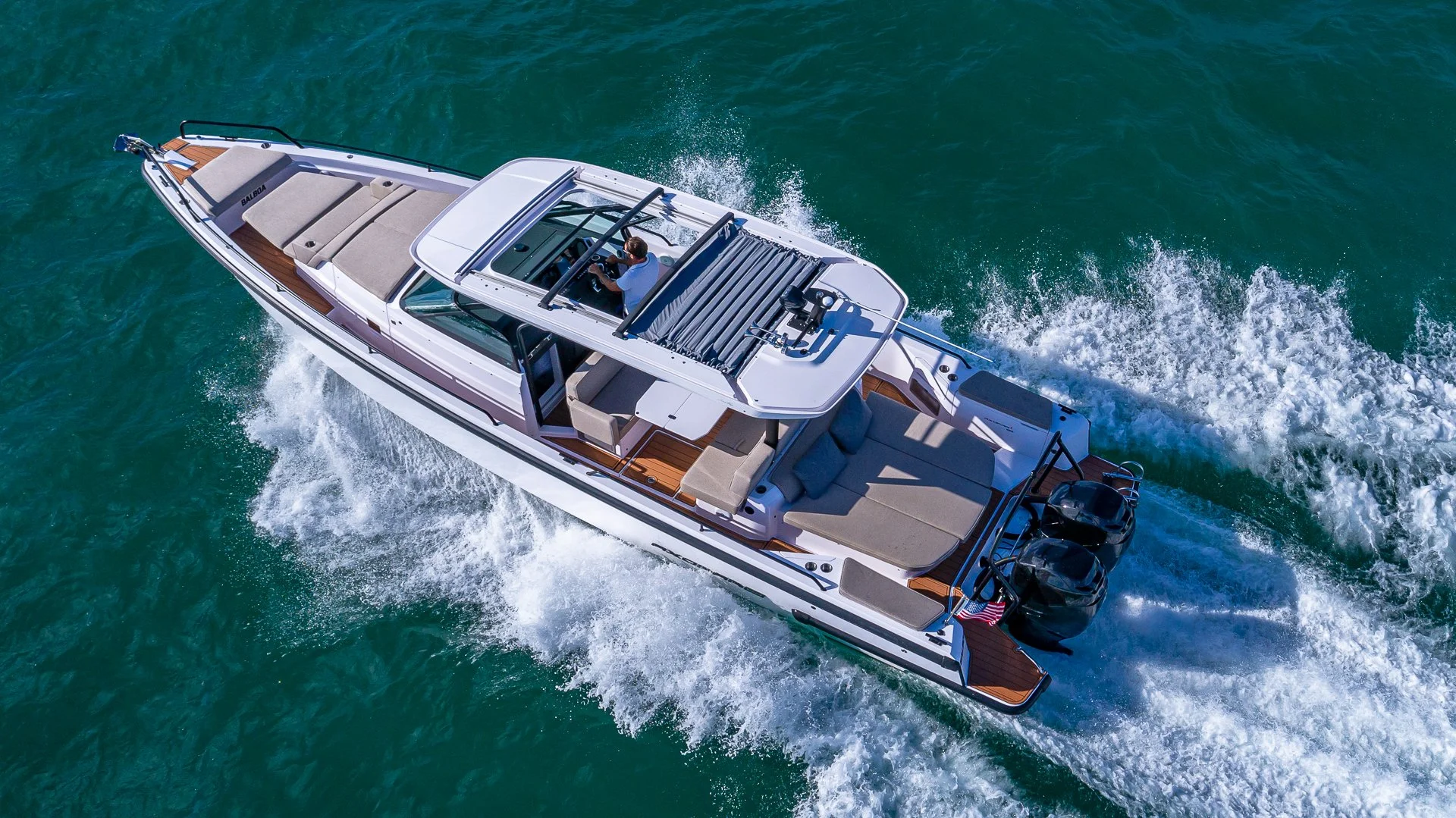 Axopar 37' — Up to 13 Guests