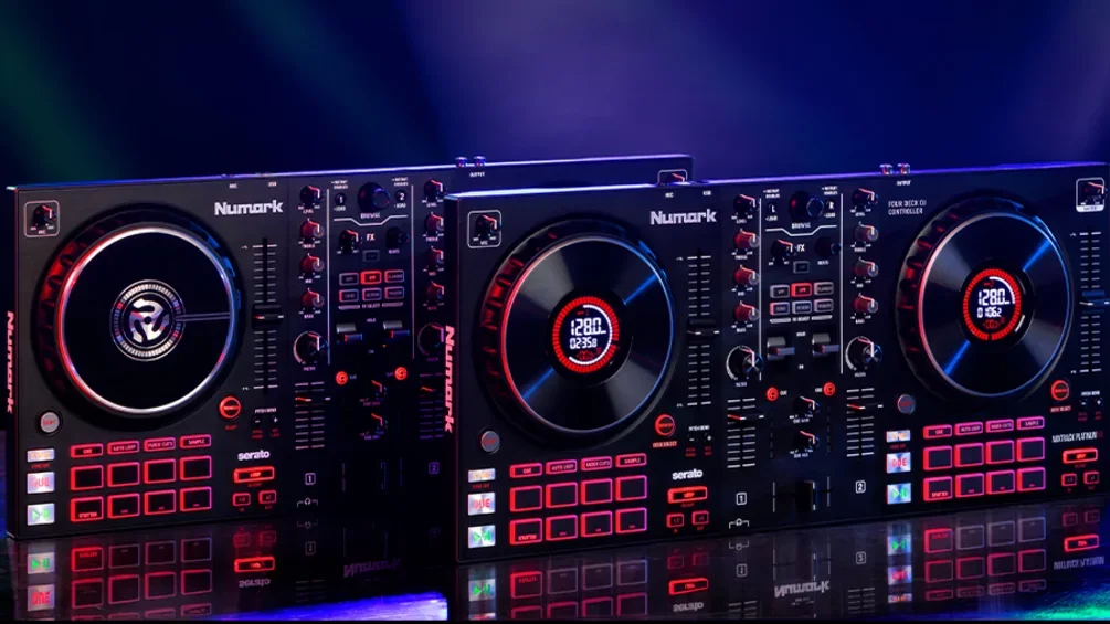 Numark Mixtrack Platinum FX