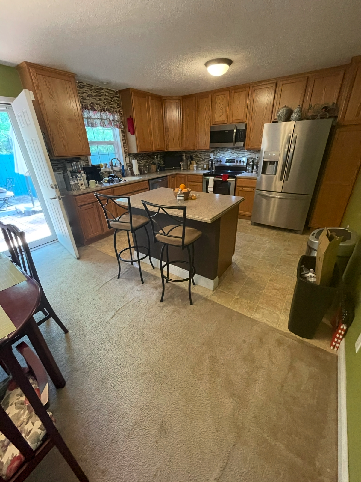 mom%27s+kitchen+before.png