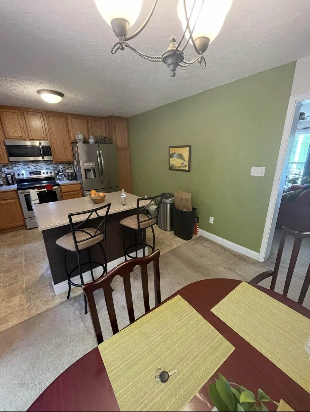 mom's kitchen before 2.jpg
