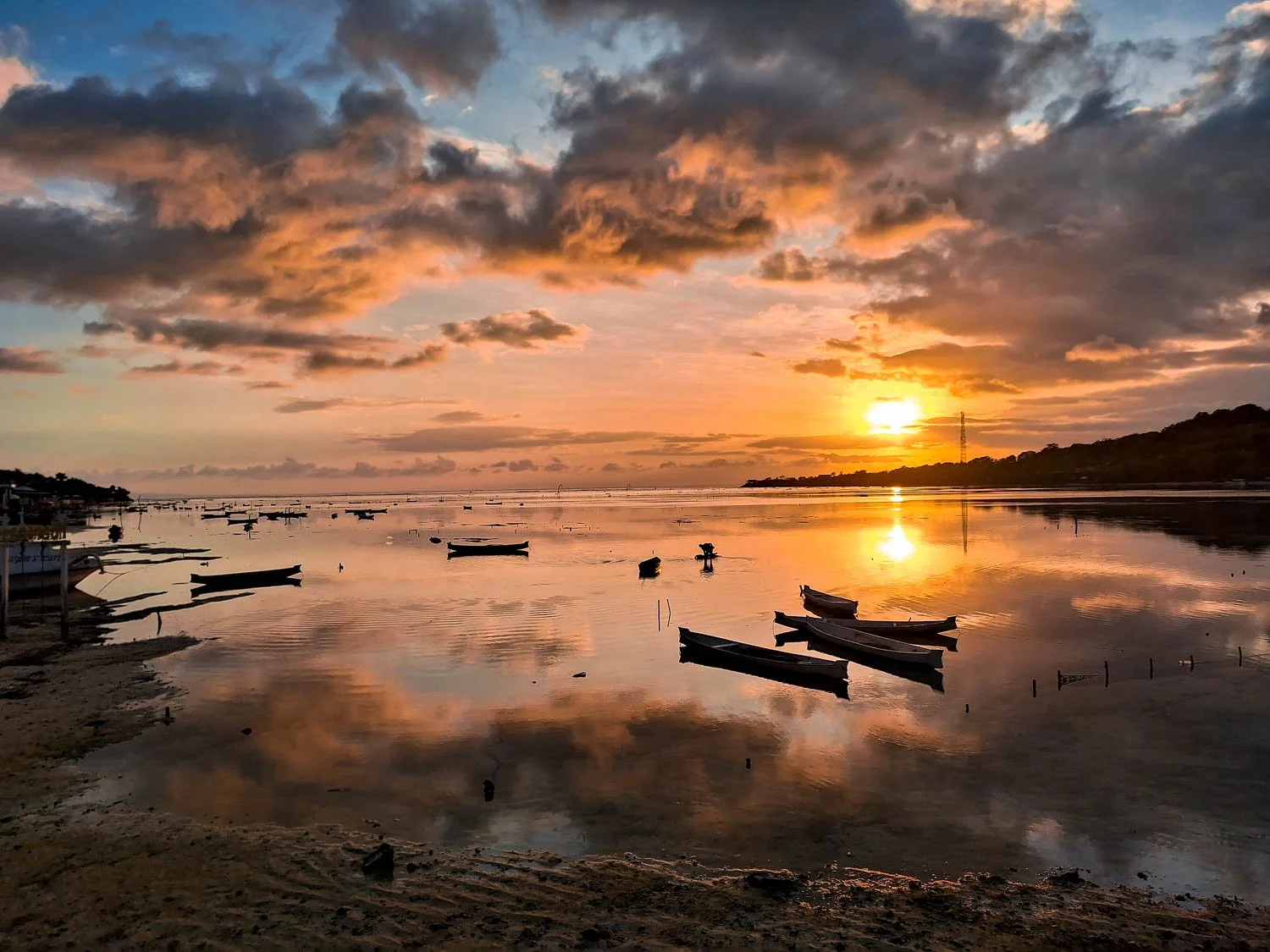 Nusa Lembongan, yellow bridge.