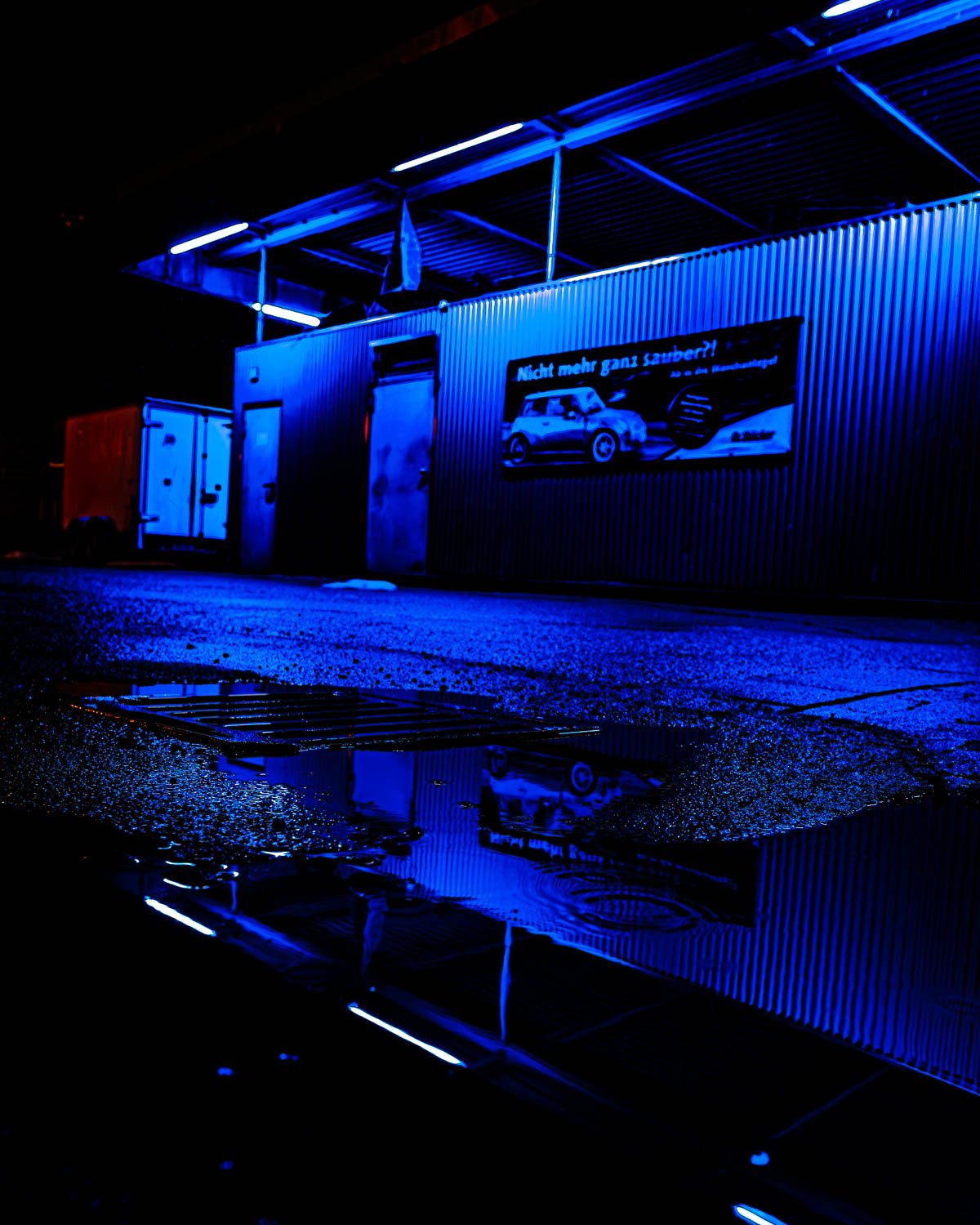 Wetzlar, car wash at night.