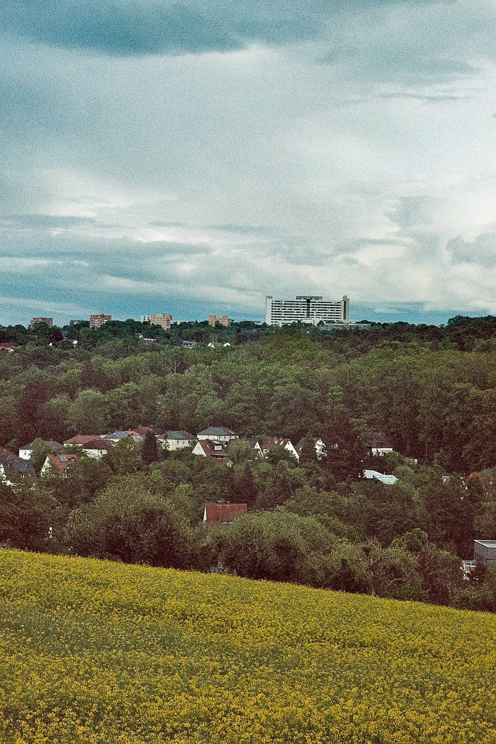 Wetzlar-Nauborn, view towards the hospital and Neue Wohnstadt, Kodak Gold