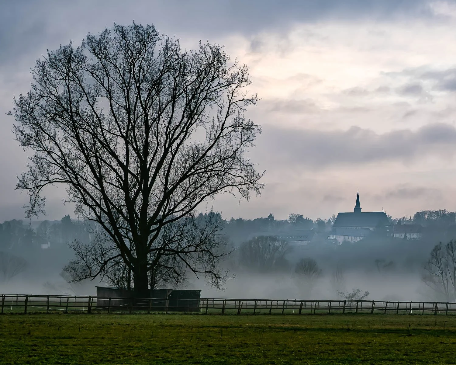 wetzlar, Lahnwiesen with view towards Altenberg Abbey.