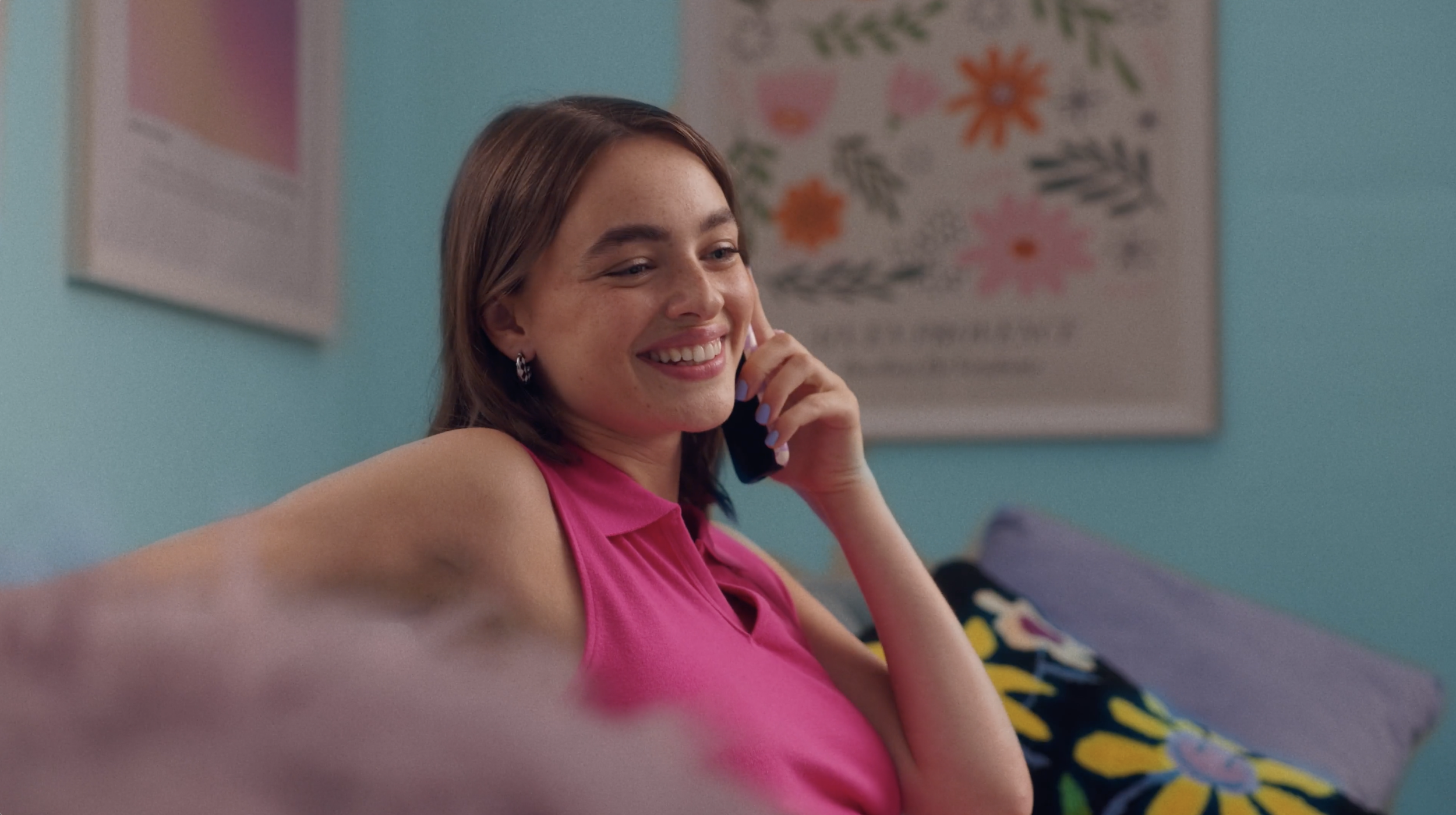 Zitsticka_commercial_still 3.png