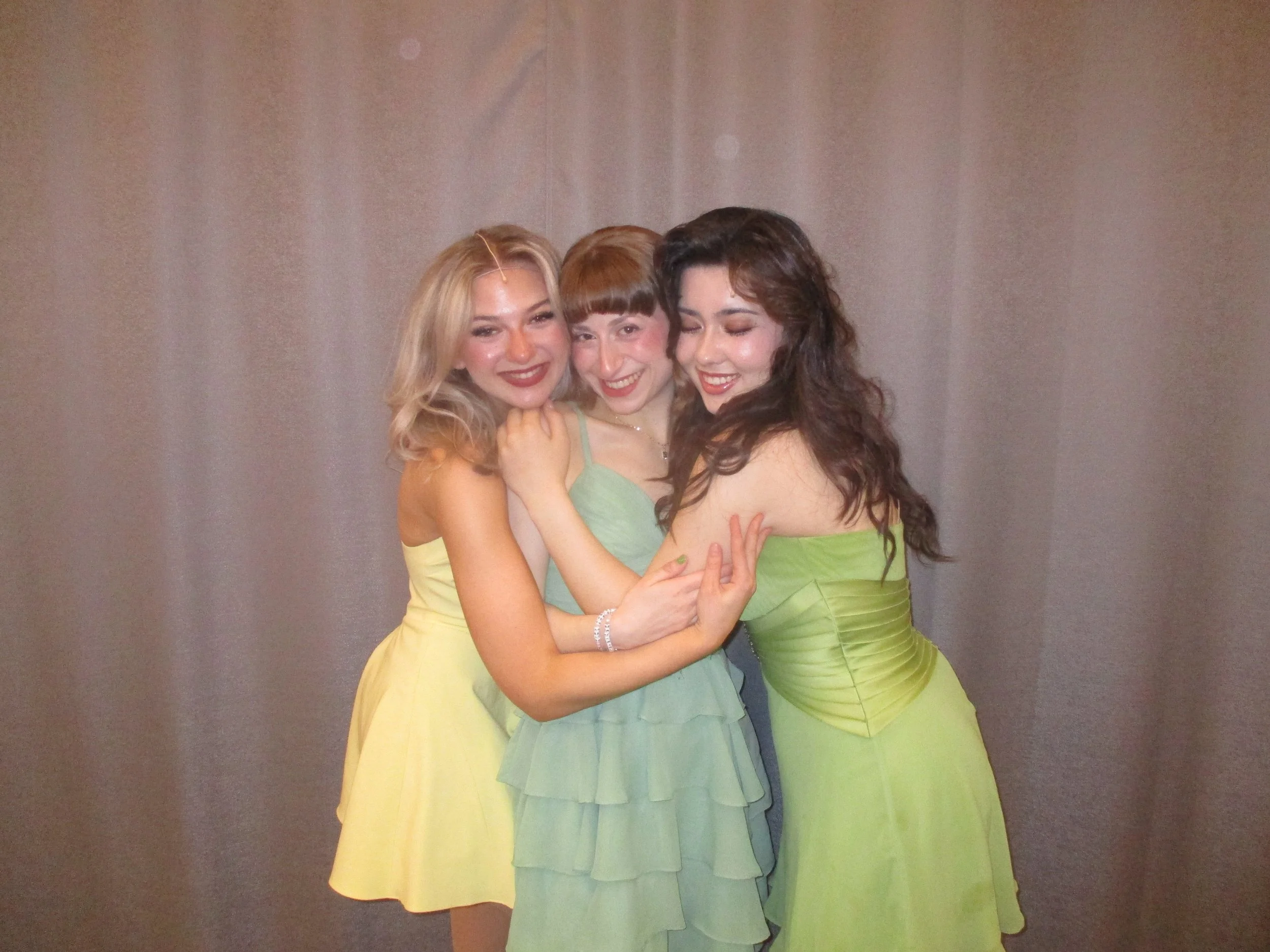 Victoria and her day 1 roommates 