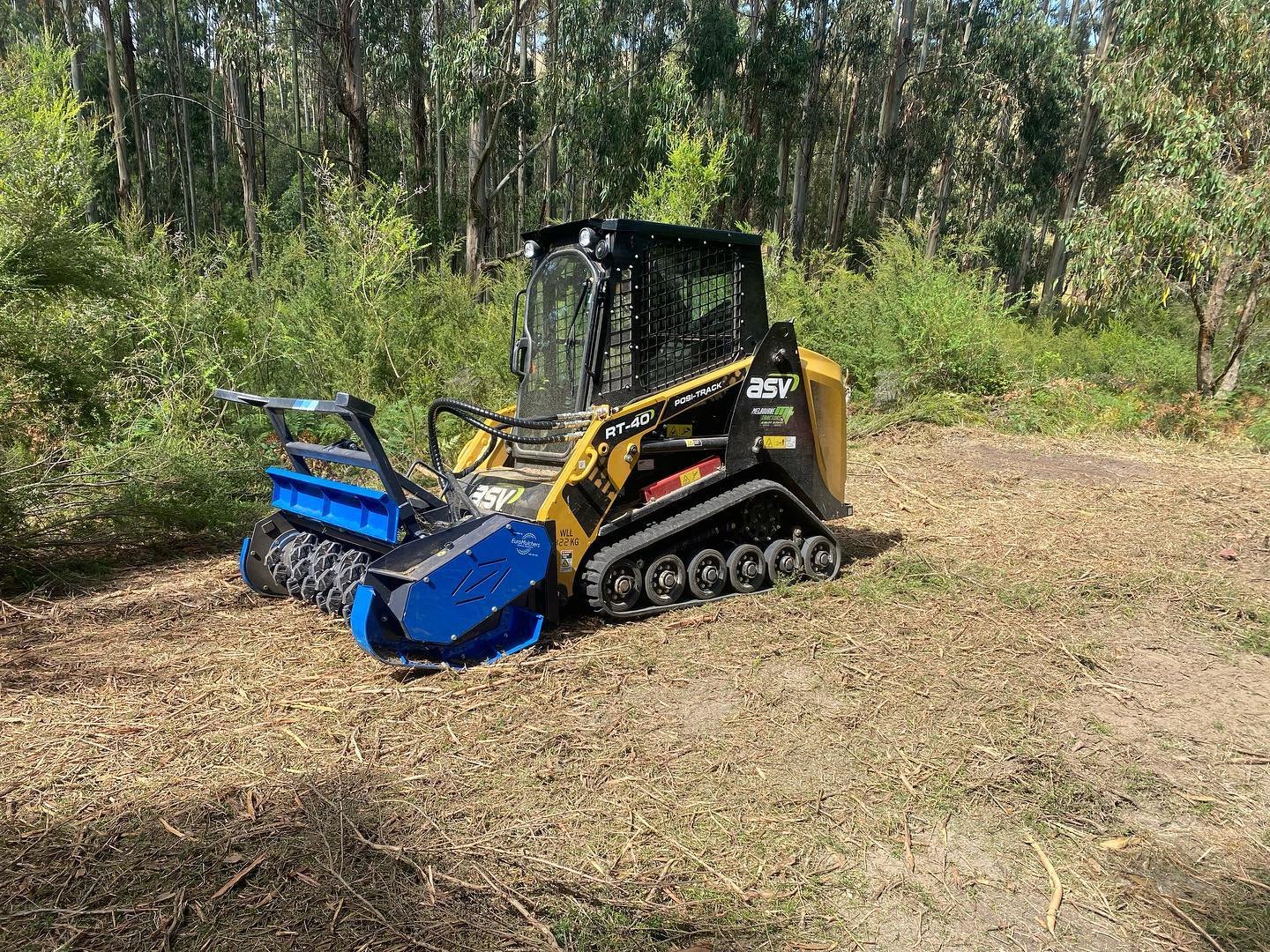 Low Flow Forestry Mulching Made Easy | The Osma SSK-RT provides powerful mulching performance for operators seeking professional land clearing solutions without requiring high-flow hydraulics.