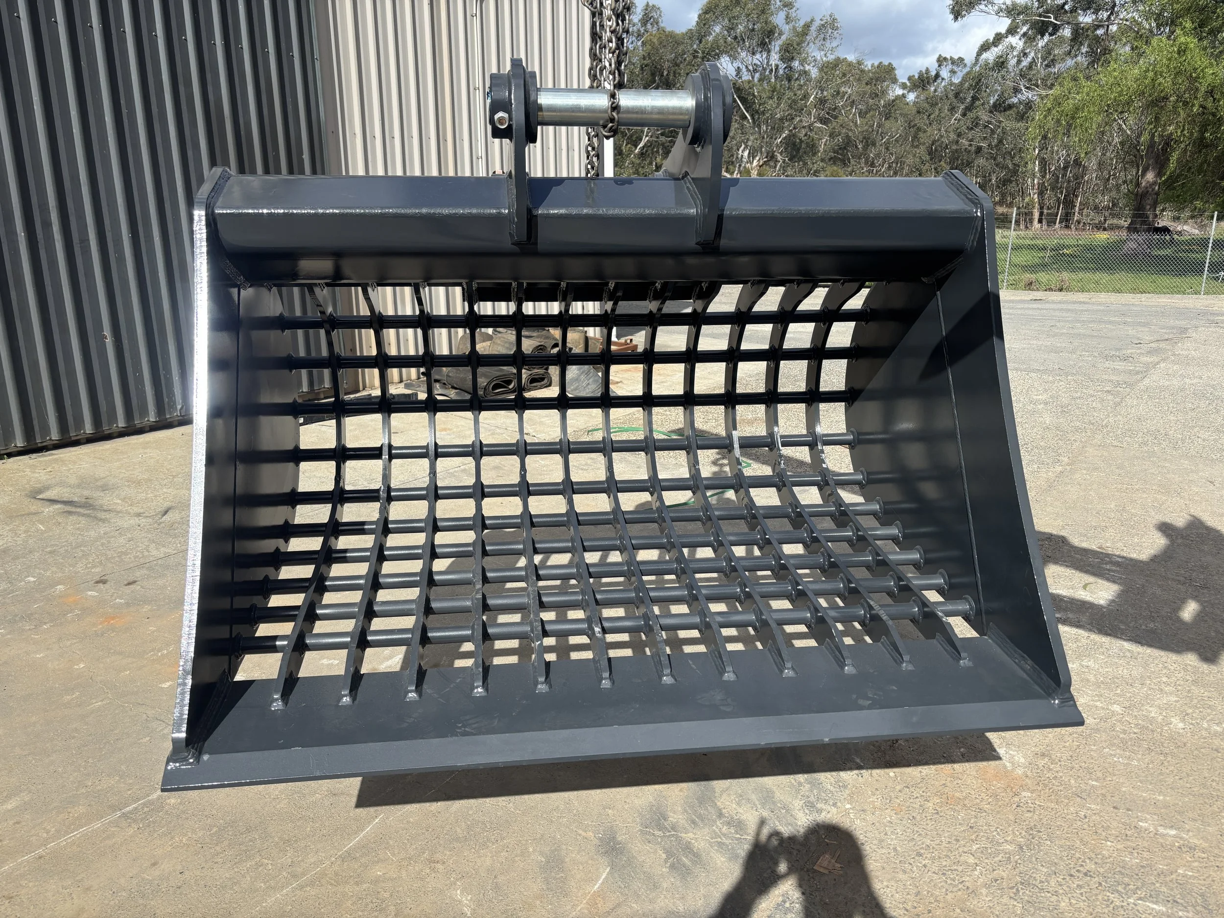 Excavator sieve bucket eastern attachments