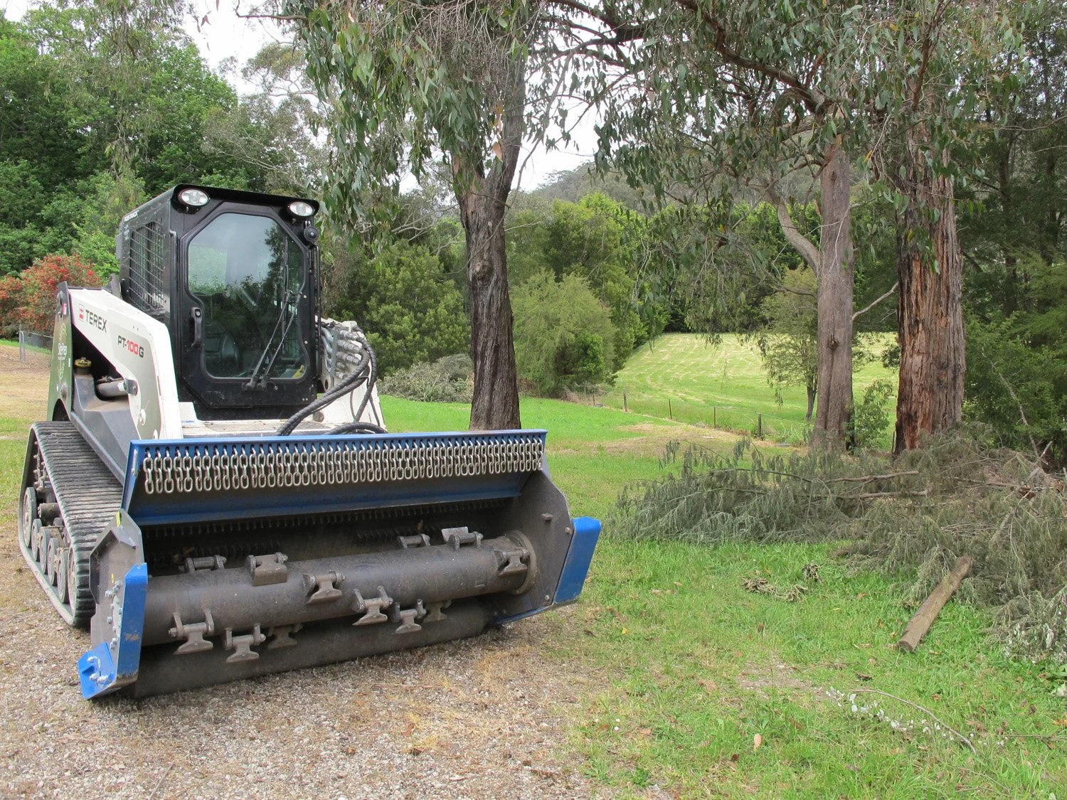 Front view showing drum of the OSMA SF forestry mulcher showing its heavy-duty construction.