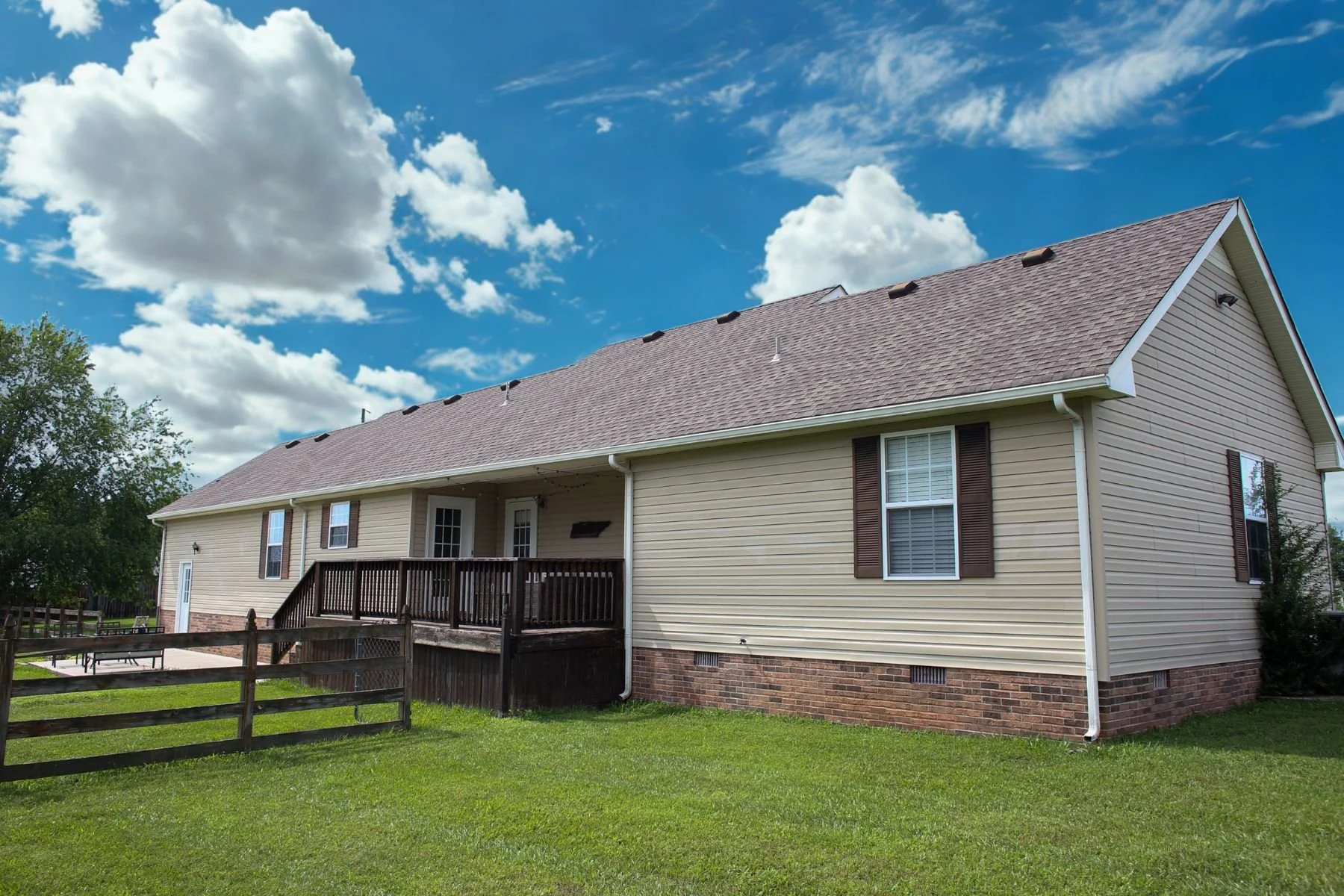 105DrewLn_Exterior_04.JPG