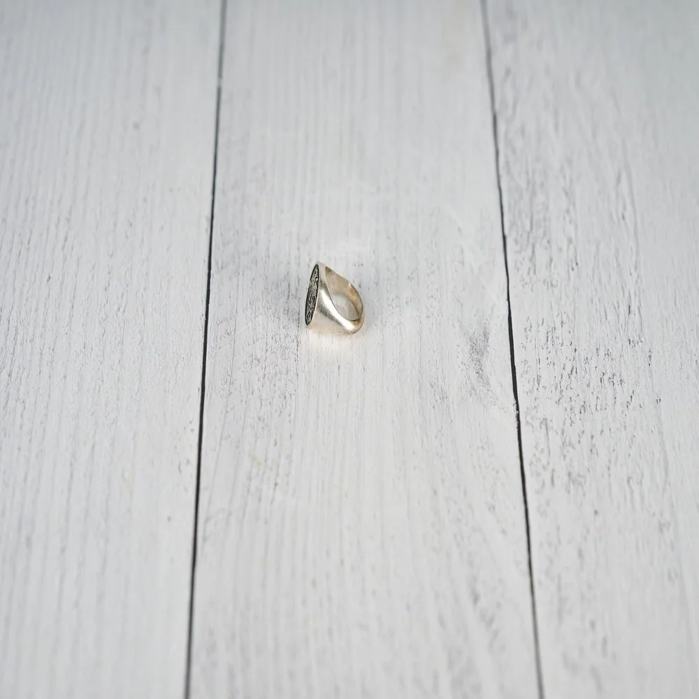 cavallo-crest-signet-ring-side.jpg