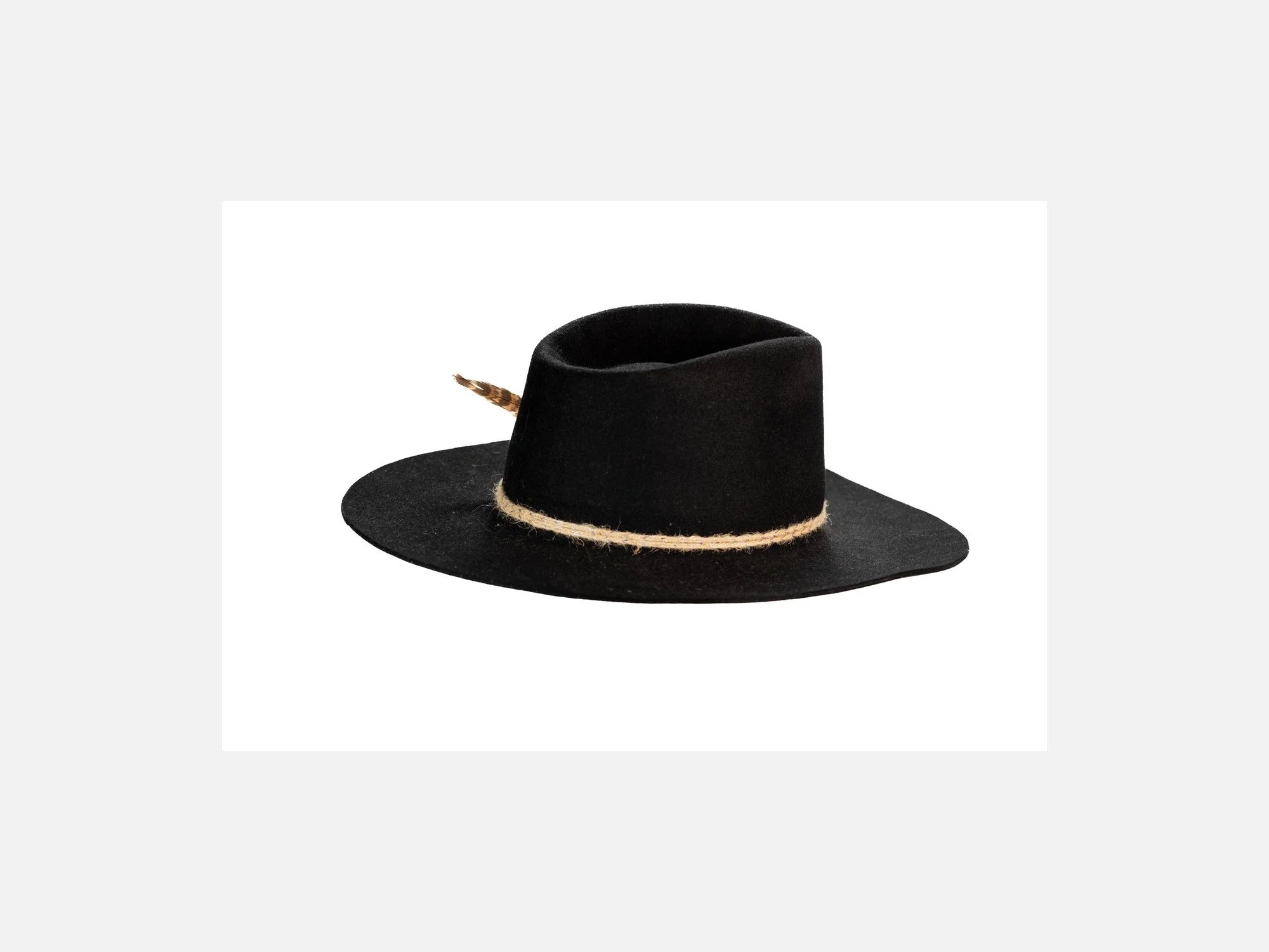 CAVALLO_HAT_SHOP-0322(1)_Luxury_Smaller_2000x1500.jpg