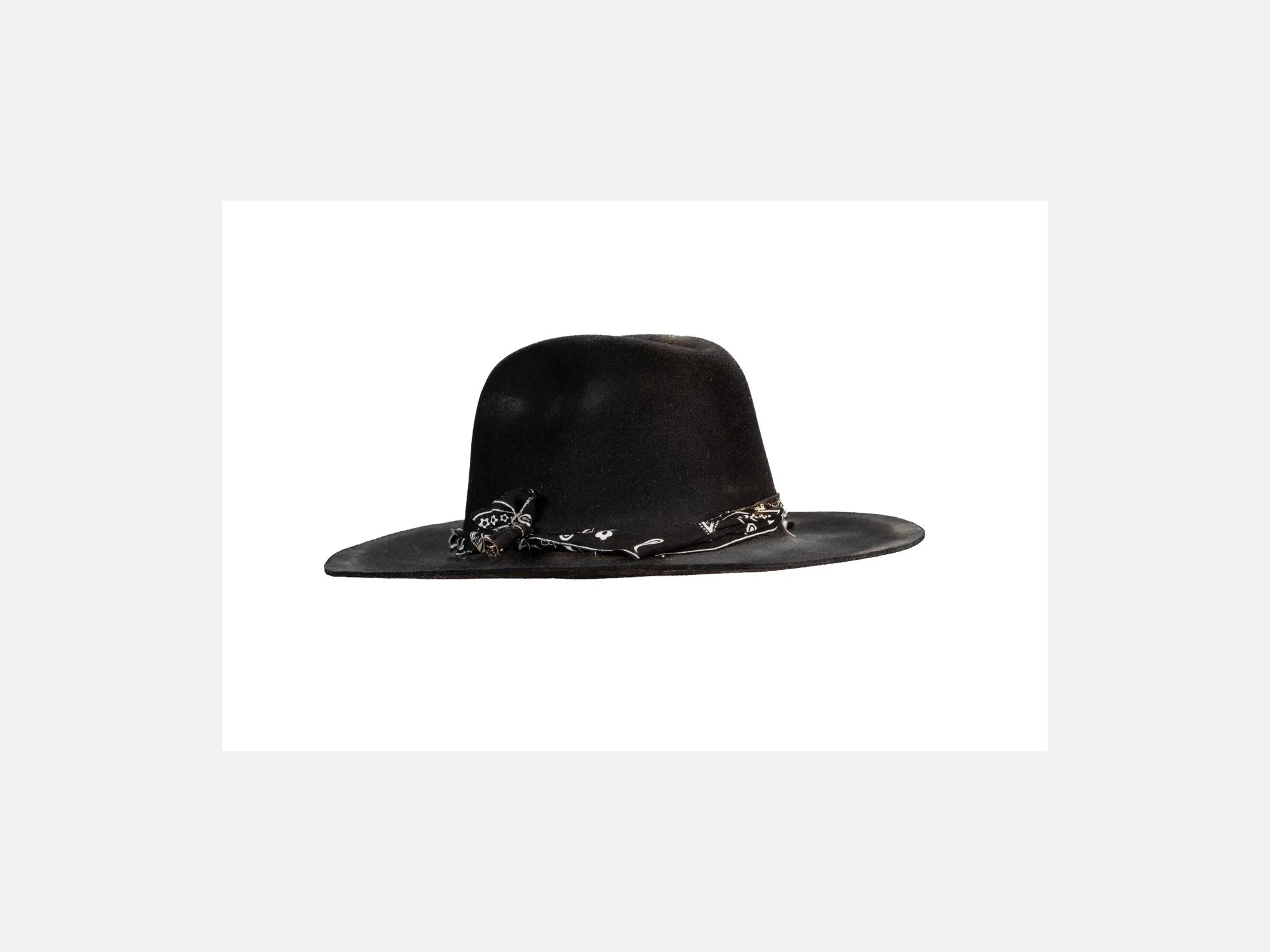 CAVALLO_HAT_SHOP-0334_Luxury_Smaller_2000x1500.jpg