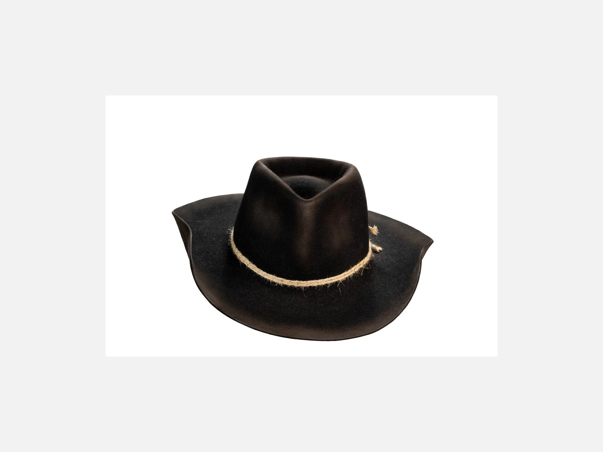 CAVALLO_HAT_SHOP-0341_Luxury_Smaller_2000x1500.jpg