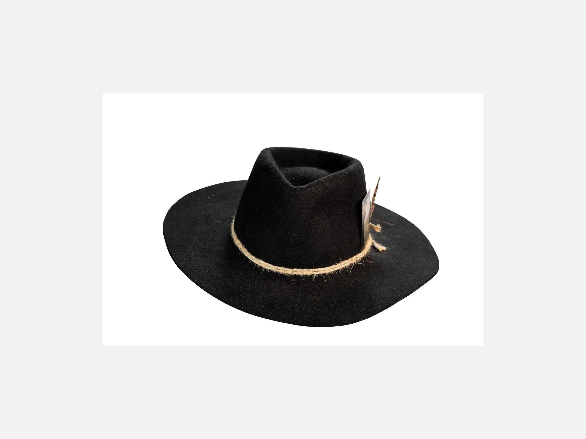 CAVALLO_HAT_SHOP-0324(1)_Luxury_Smaller_2000x1500.jpg