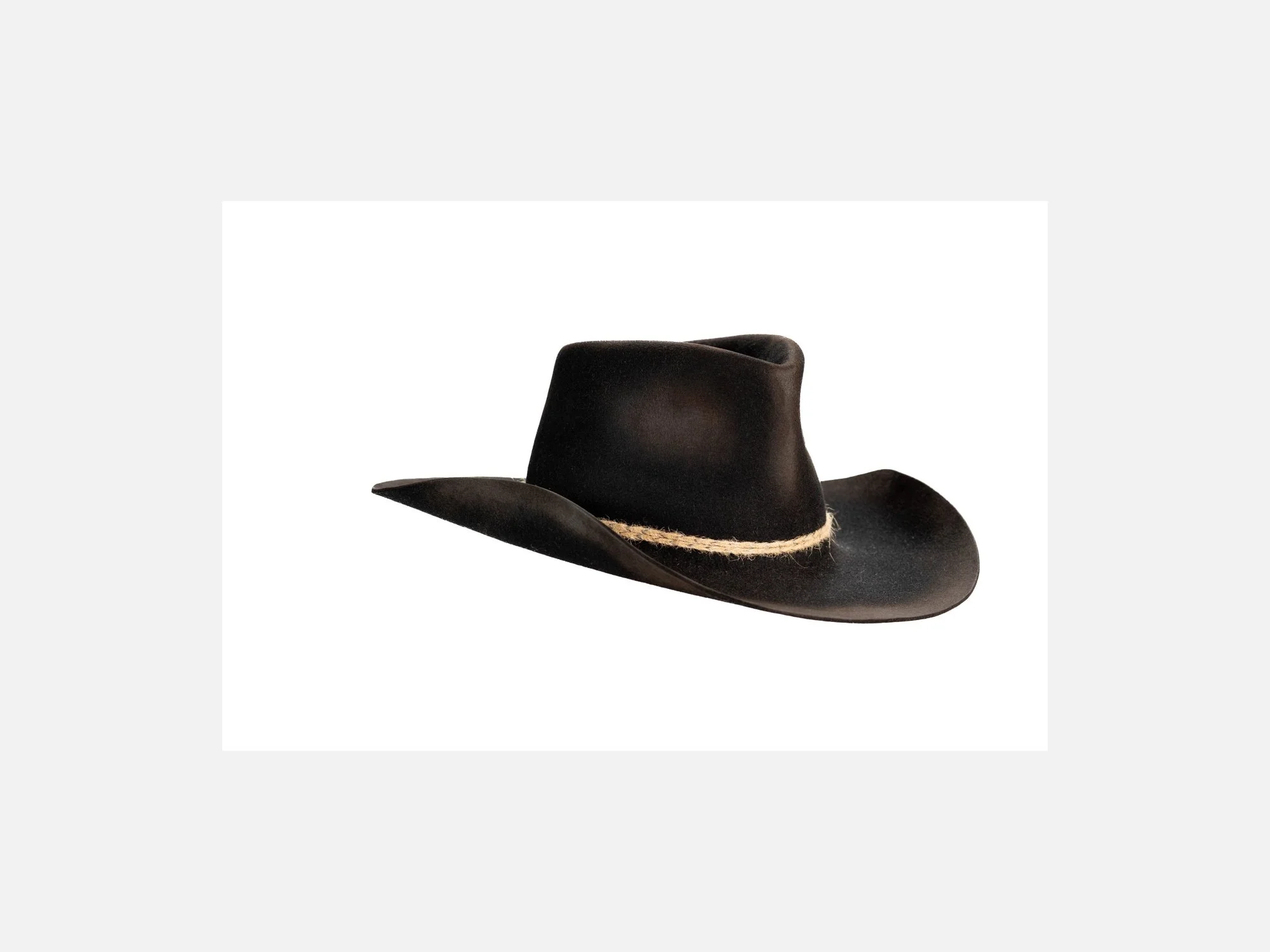 CAVALLO_HAT_SHOP-0337_Luxury_Smaller_2000x1500.jpg