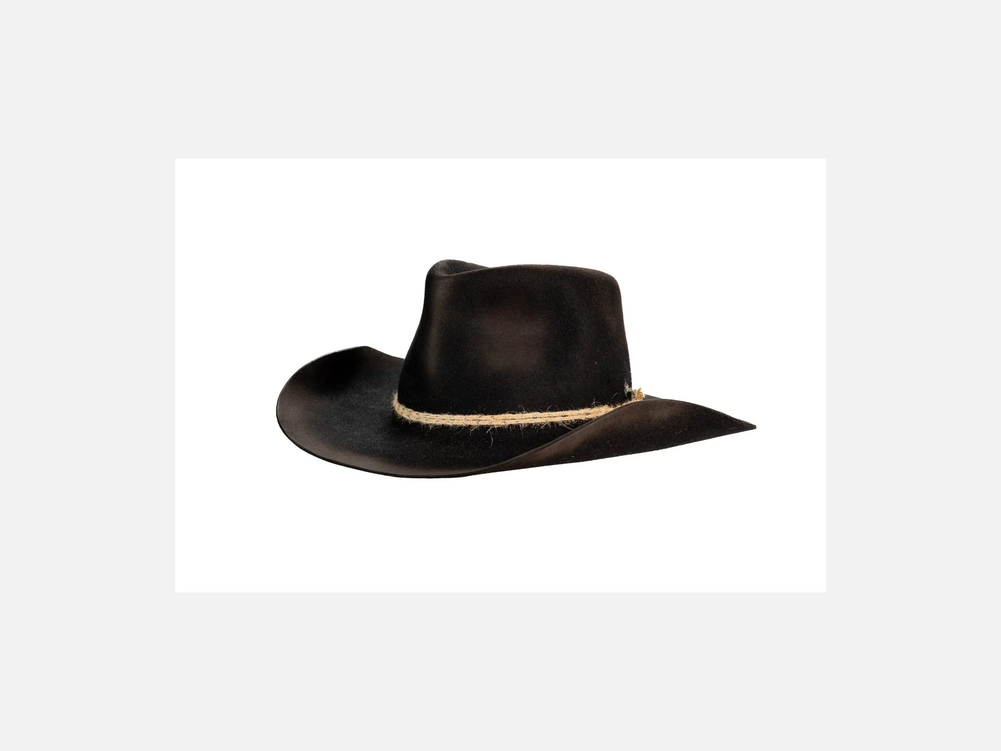 CAVALLO_HAT_SHOP-0336_Luxury_Smaller_2000x1500.jpg