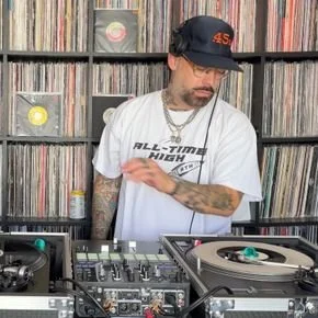  

 International Vinyl Session 

 Boogie, Disco, Northern Soul, Funk and Gospel
 